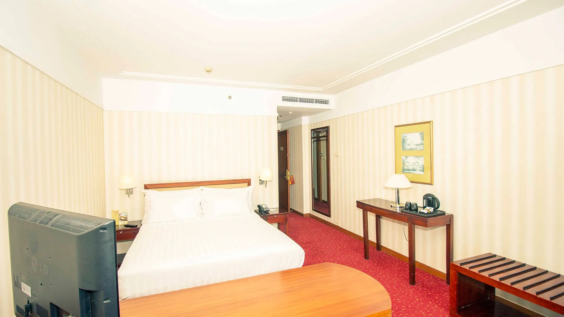 REDTOP Hotel & Convention Center