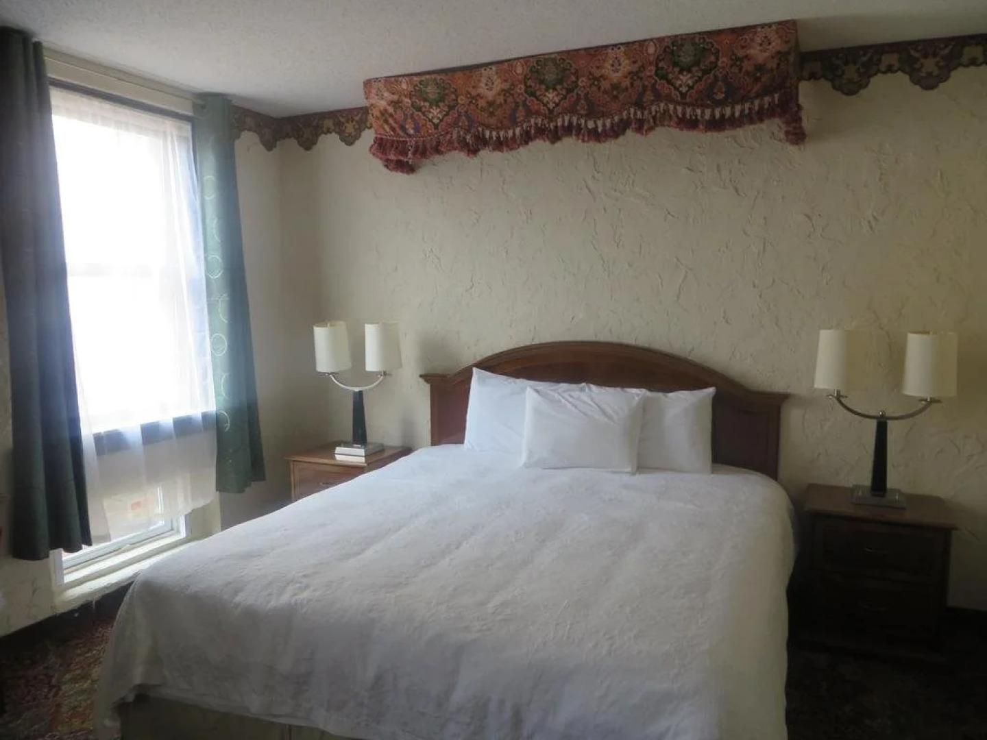 Urbana Landmark Hotel