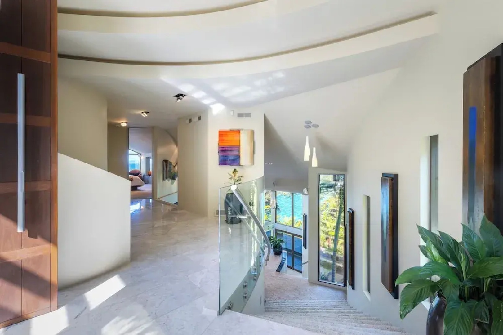 Jacuzzi Suite - Ocean Views & Beach