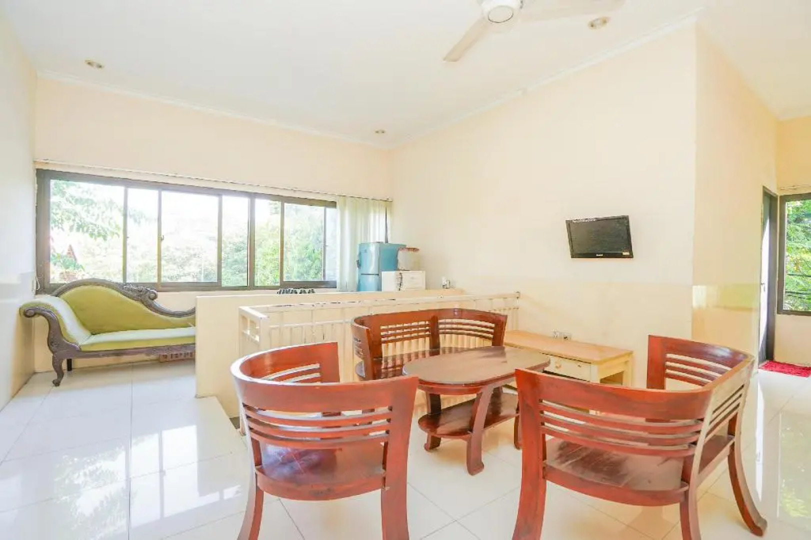 OYO 1956 Kana Family Residence