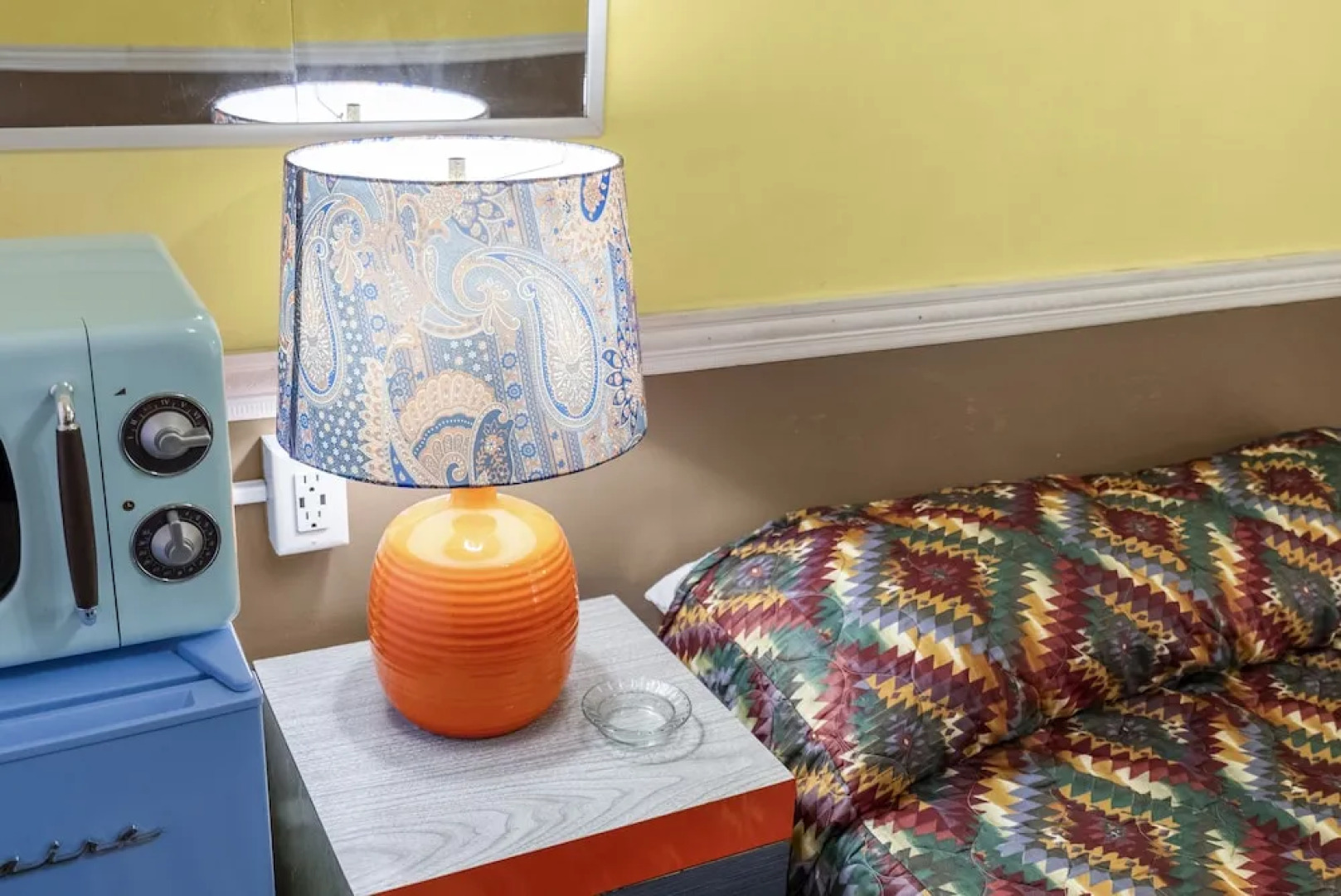 The New Star Motel with Studio-Kitchens: 1950s Extended-Stay Lodging and Retreat Center