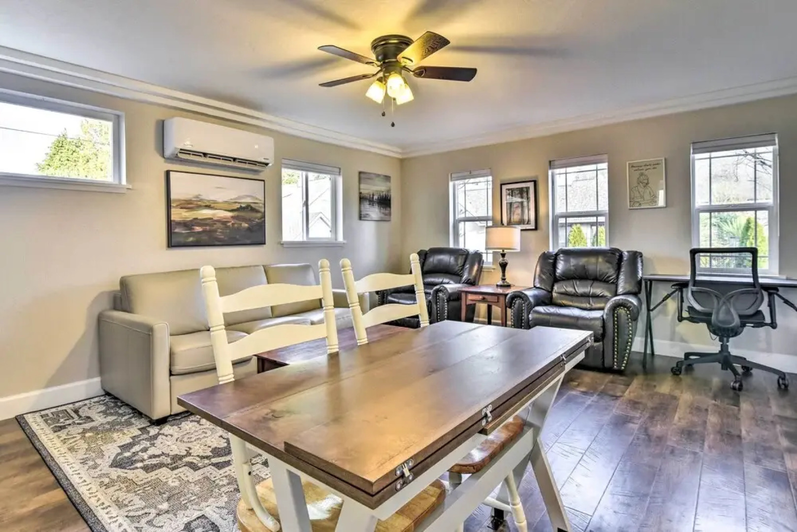 Well-appointed Milwaukie Home: Great Location