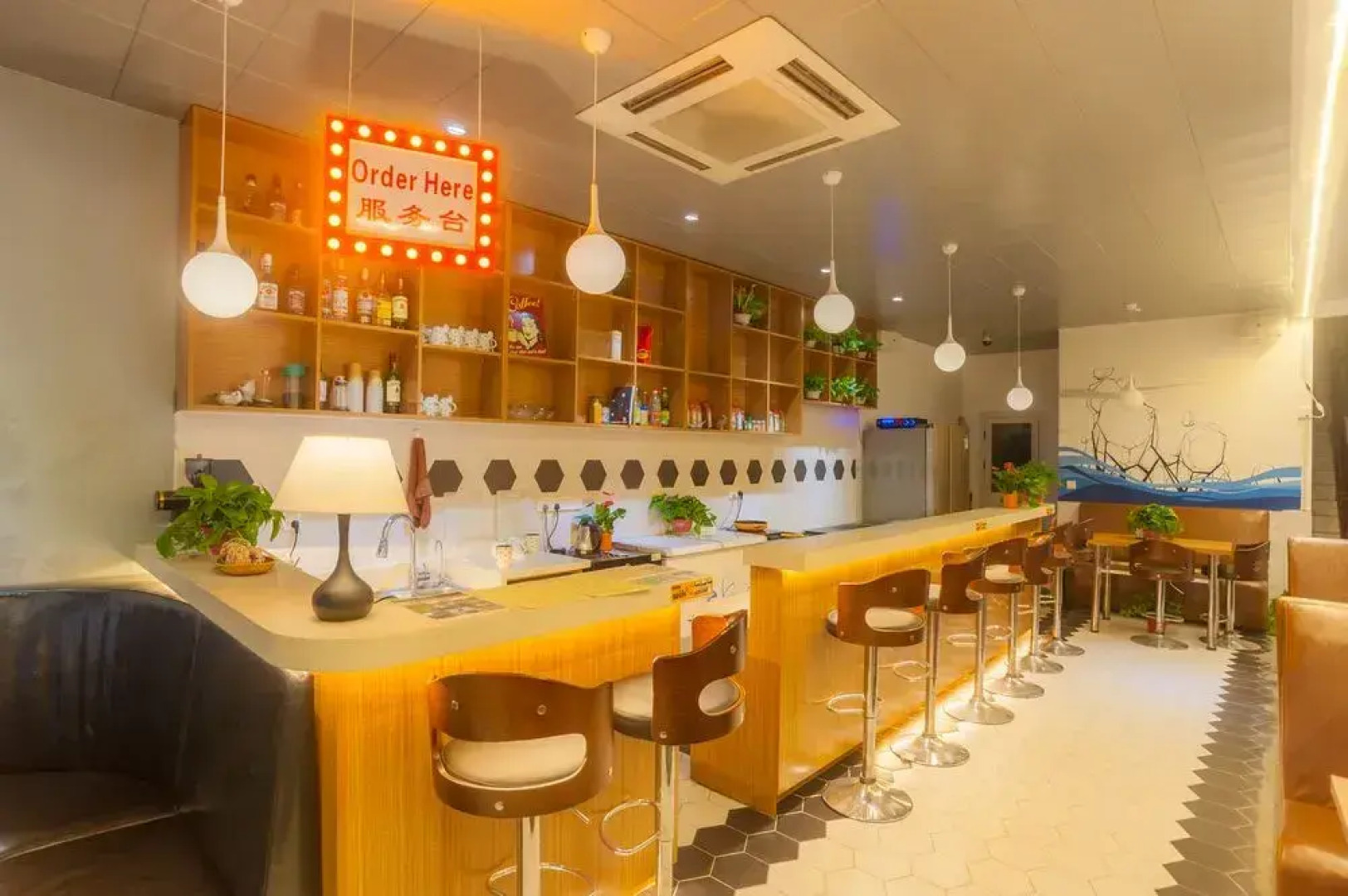 Rockabond Family Inn