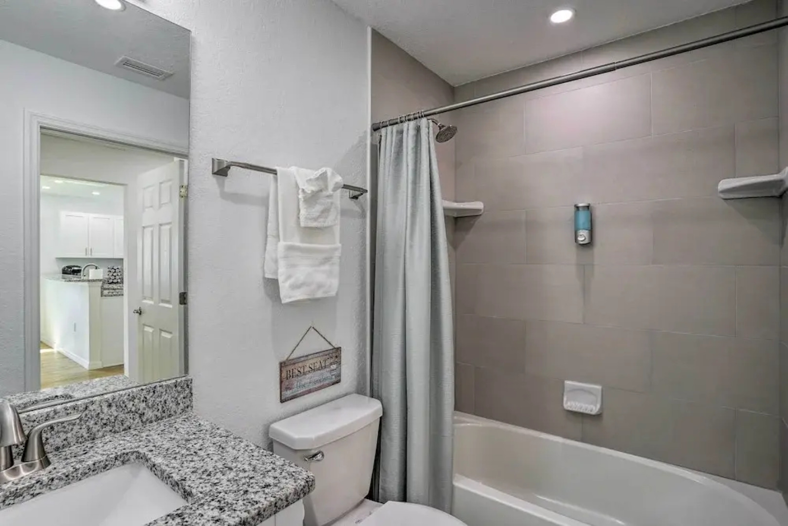 Hot Tub & Fenced Yard: Home in Sebring