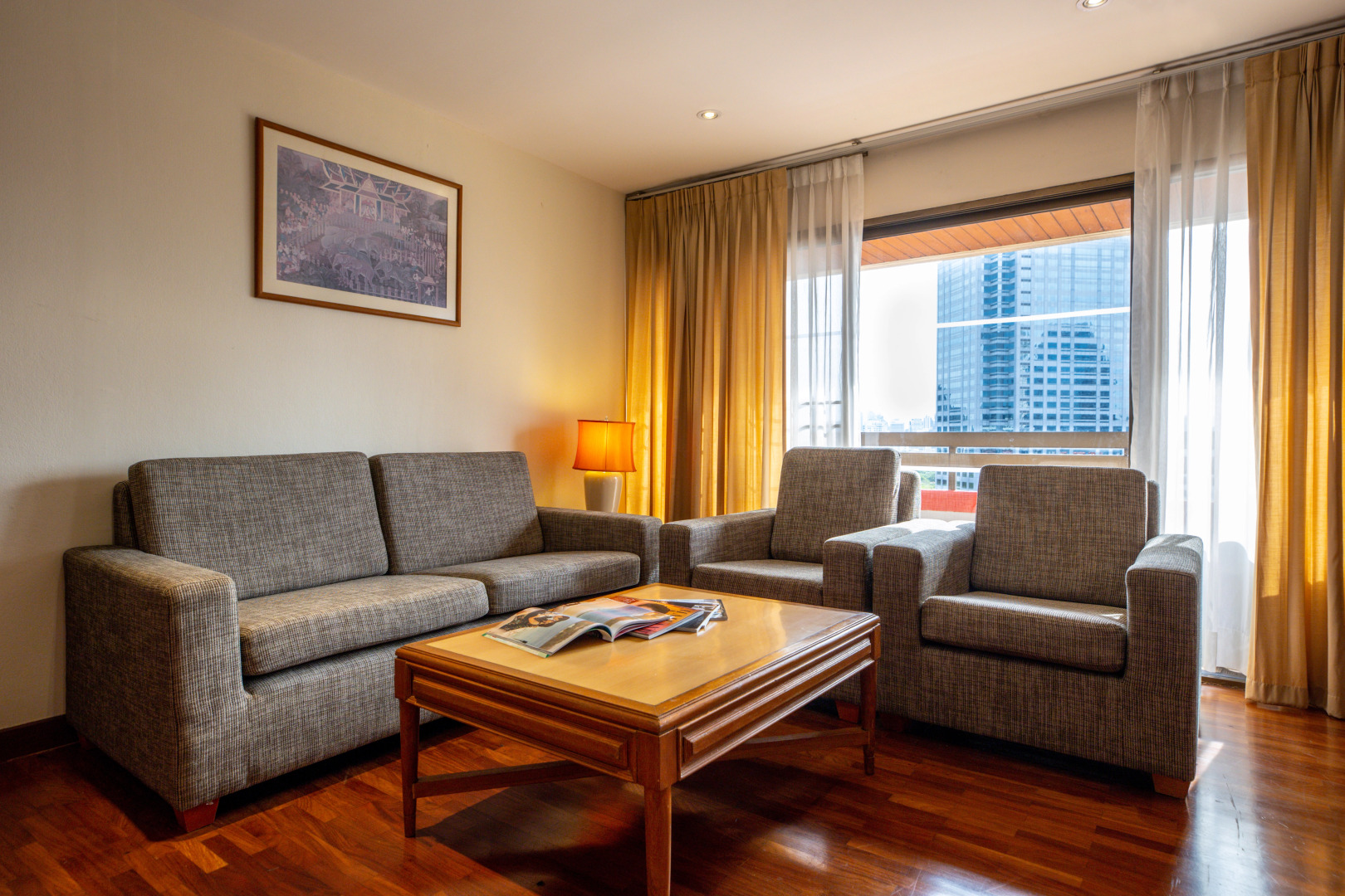 Bandara Silom Suites