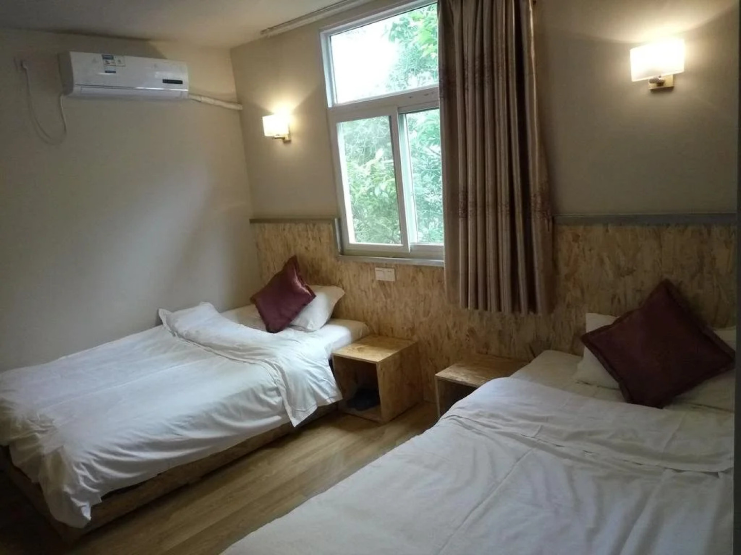 Blooming Azaleas International Youth Hostel