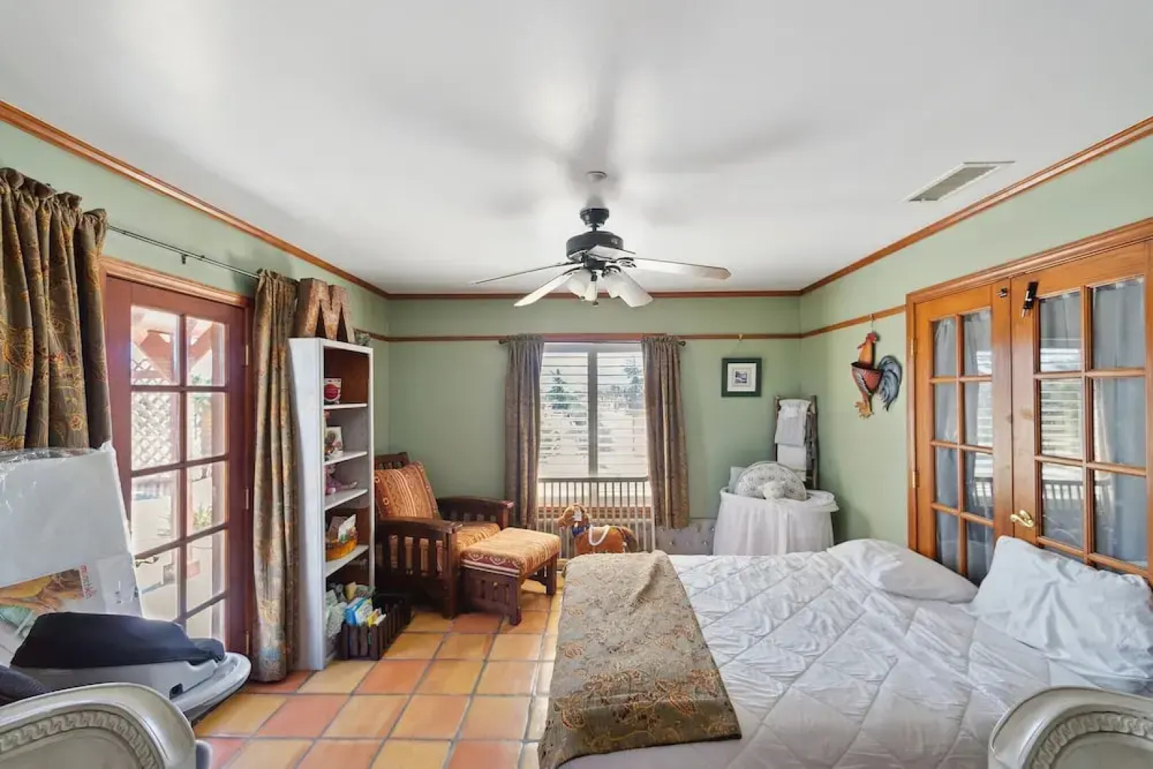 Countryside Spanish Hacienda W/ Spa, Horses, Views by Redawning