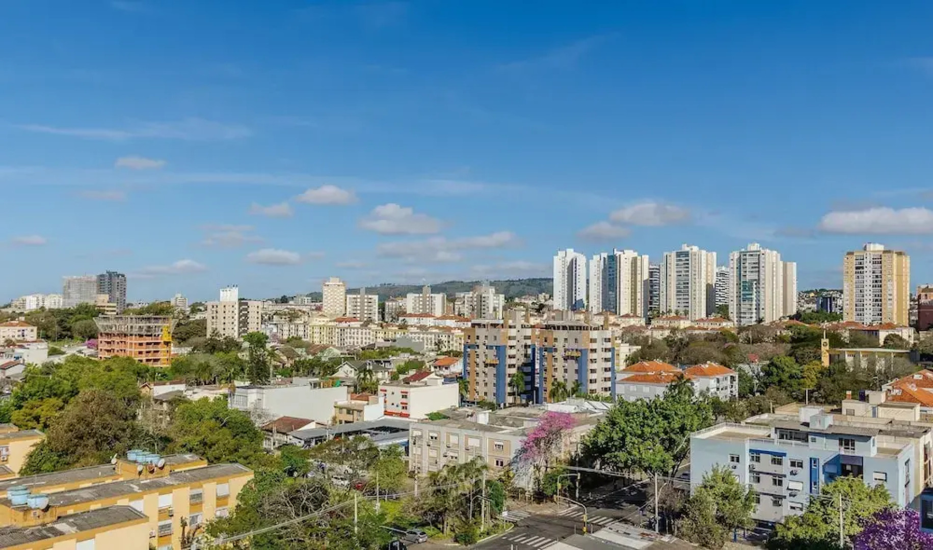 Complete Stay Just Minutes From Parks and Restaurants - PMN