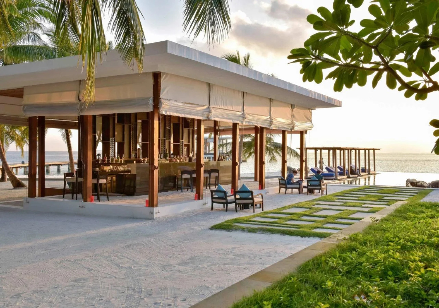 The Halcyon Private Isles Maldives, Autograph Collection