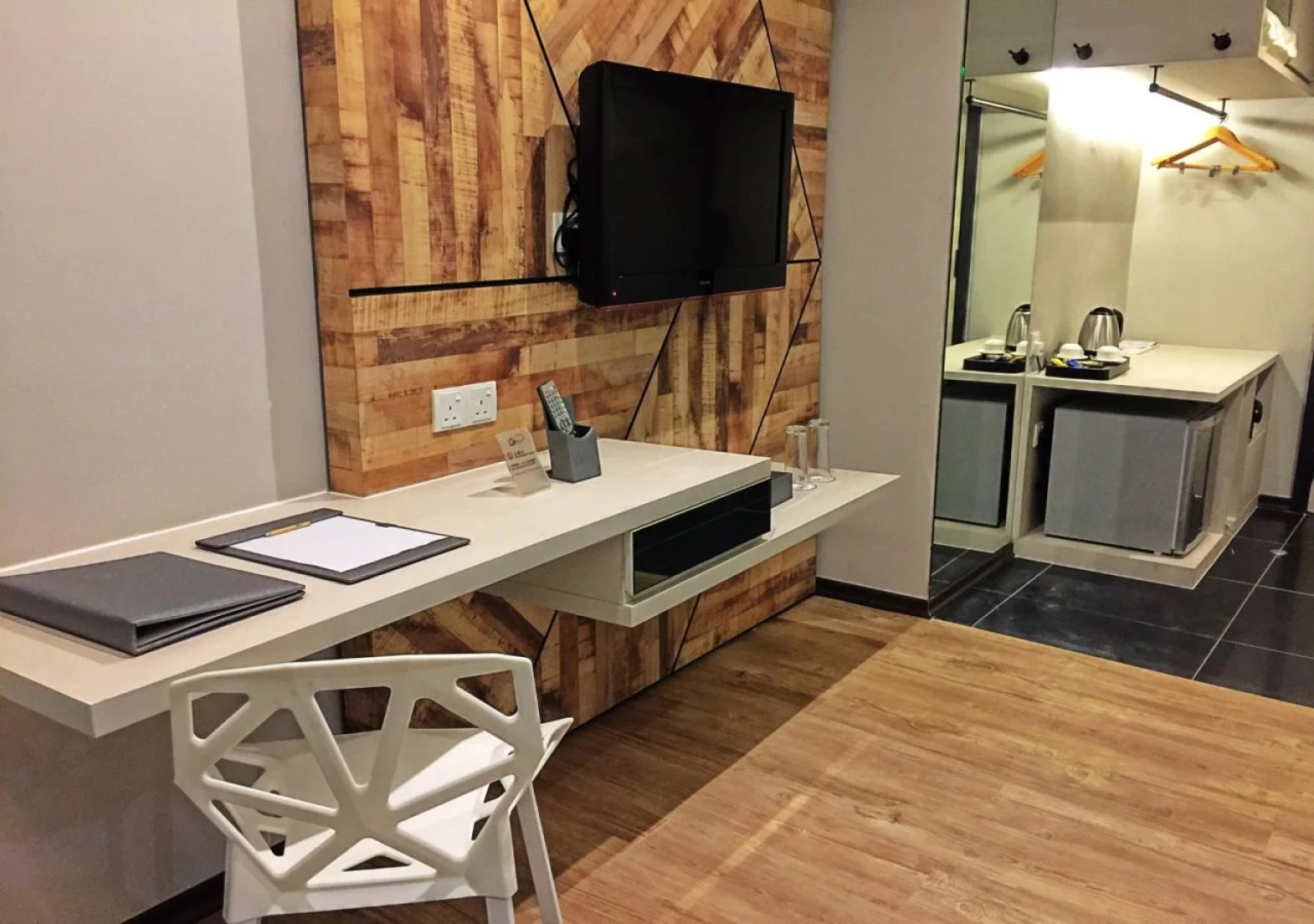 Embassy Hotel  Service Apartment