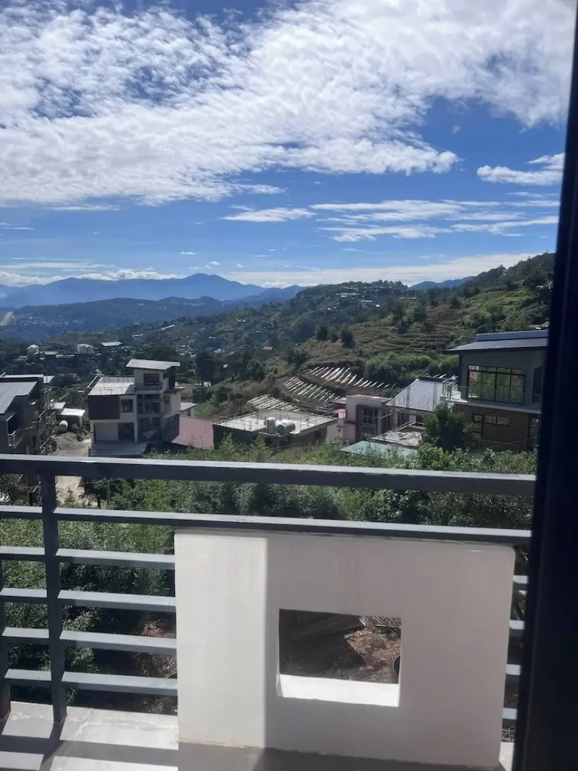 BN 5BR House With Mountain View