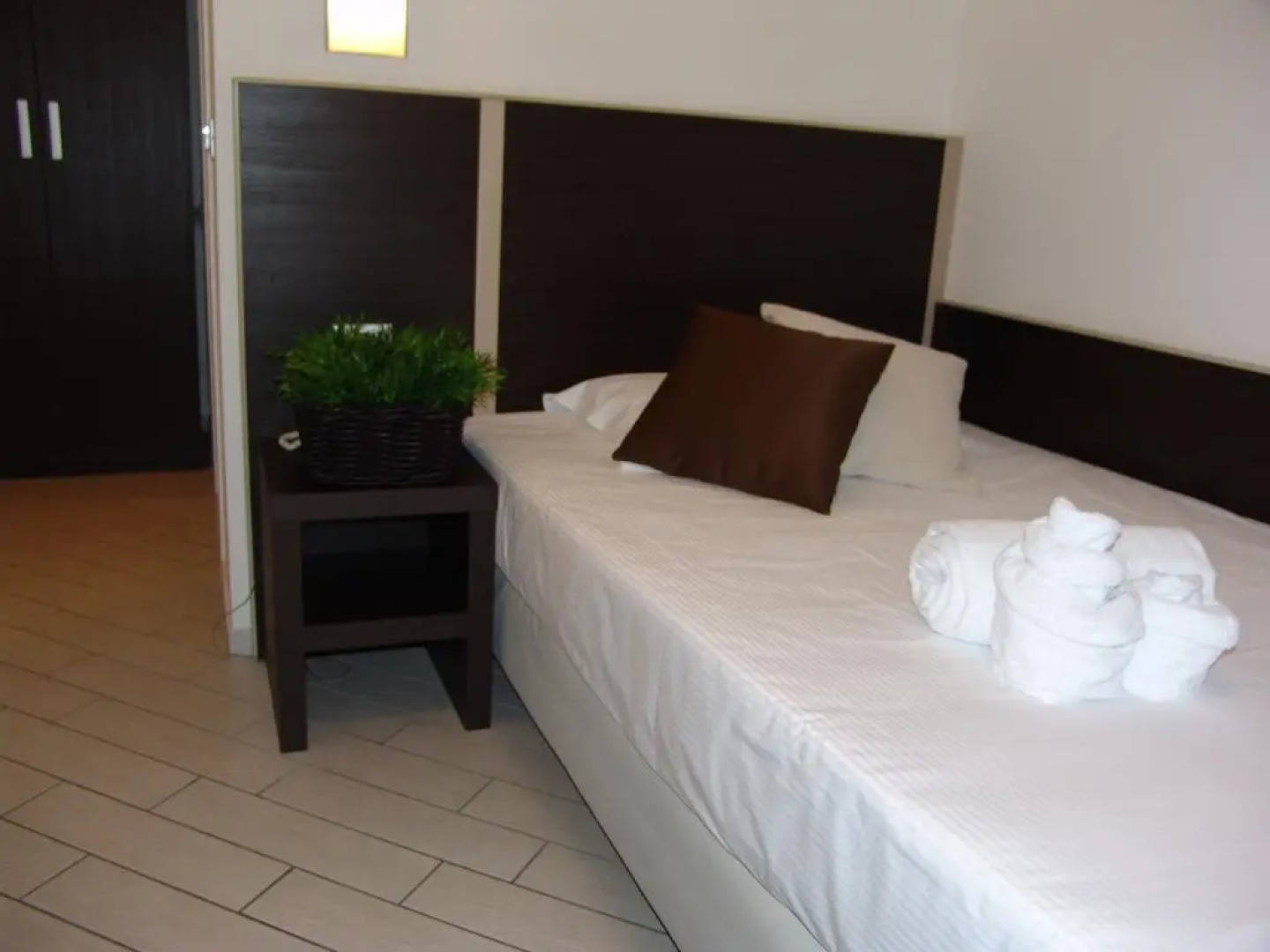 Hotel Paradise Airport