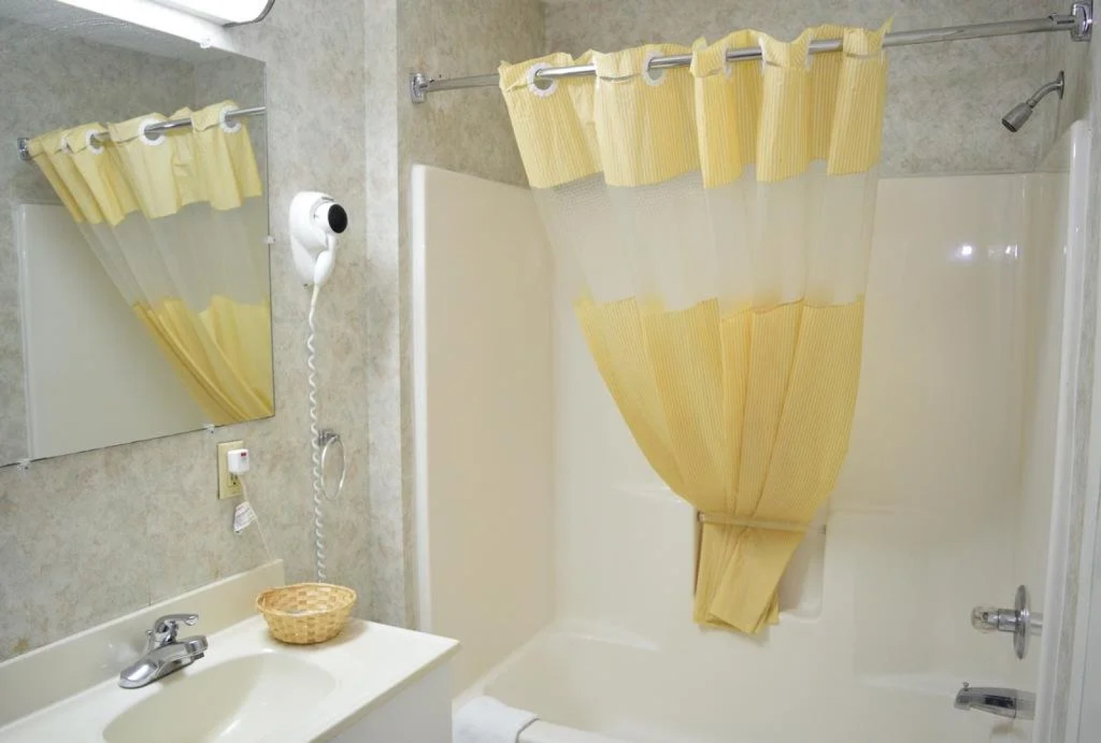 Regency Inn Perrysburg