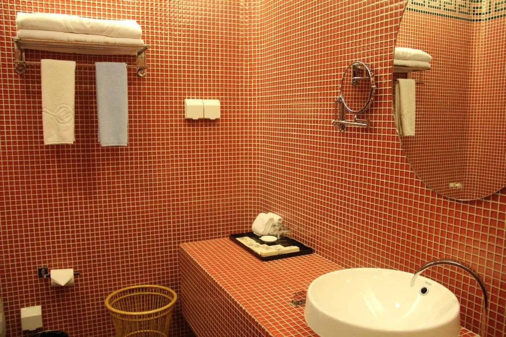 Qinghua Business Hotel