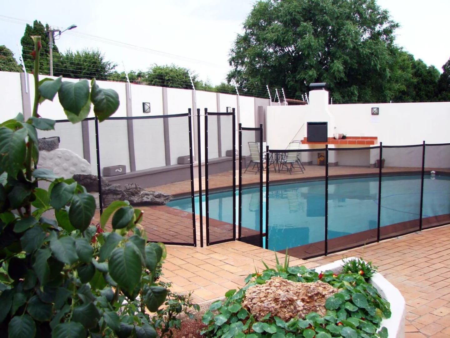 17 on 13th Guest House