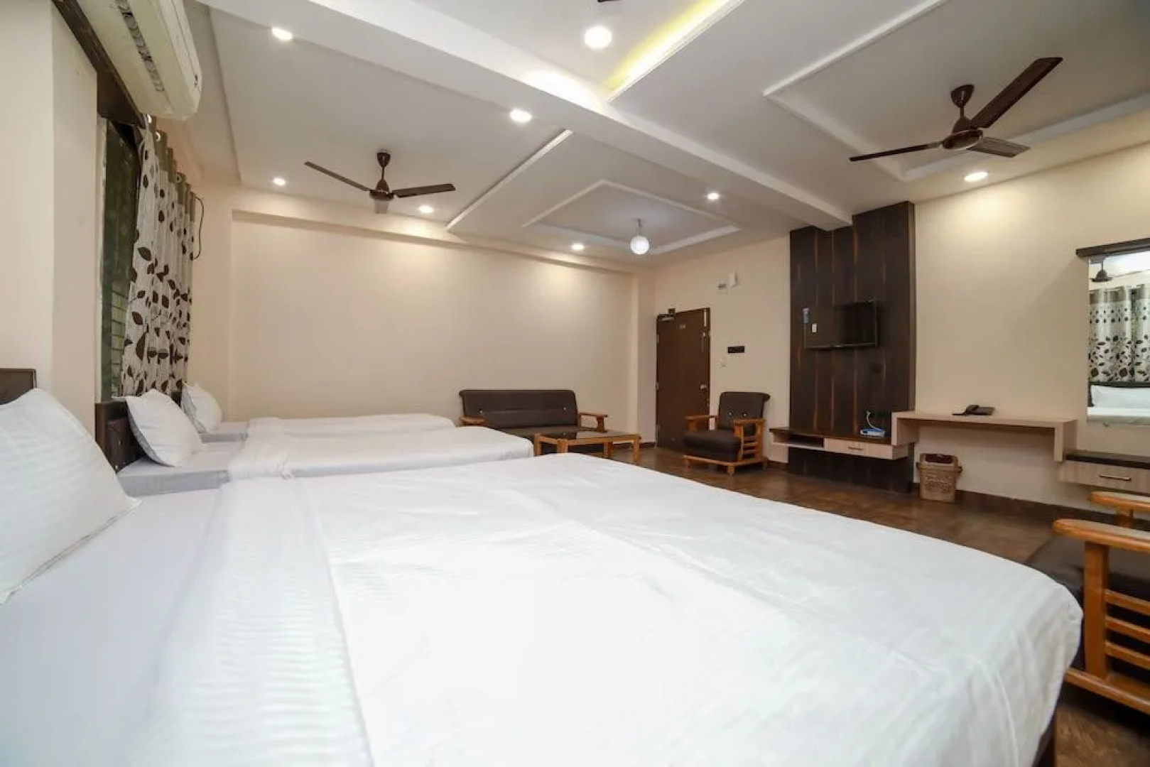 Oyo 37826 Rajmahal Khindsi Resort