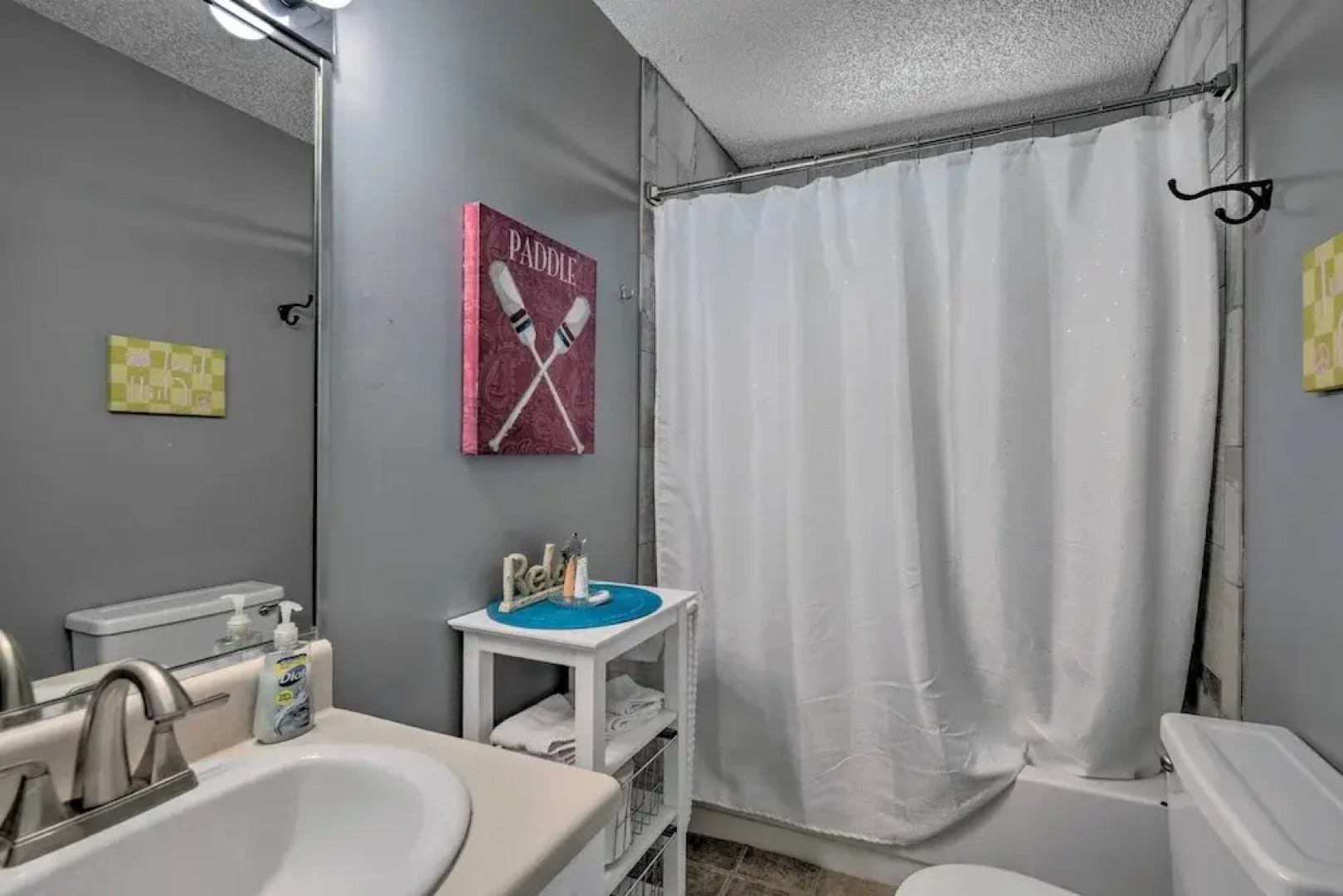 Docks + Balcony: Peaceful River Abode in Dunnellon