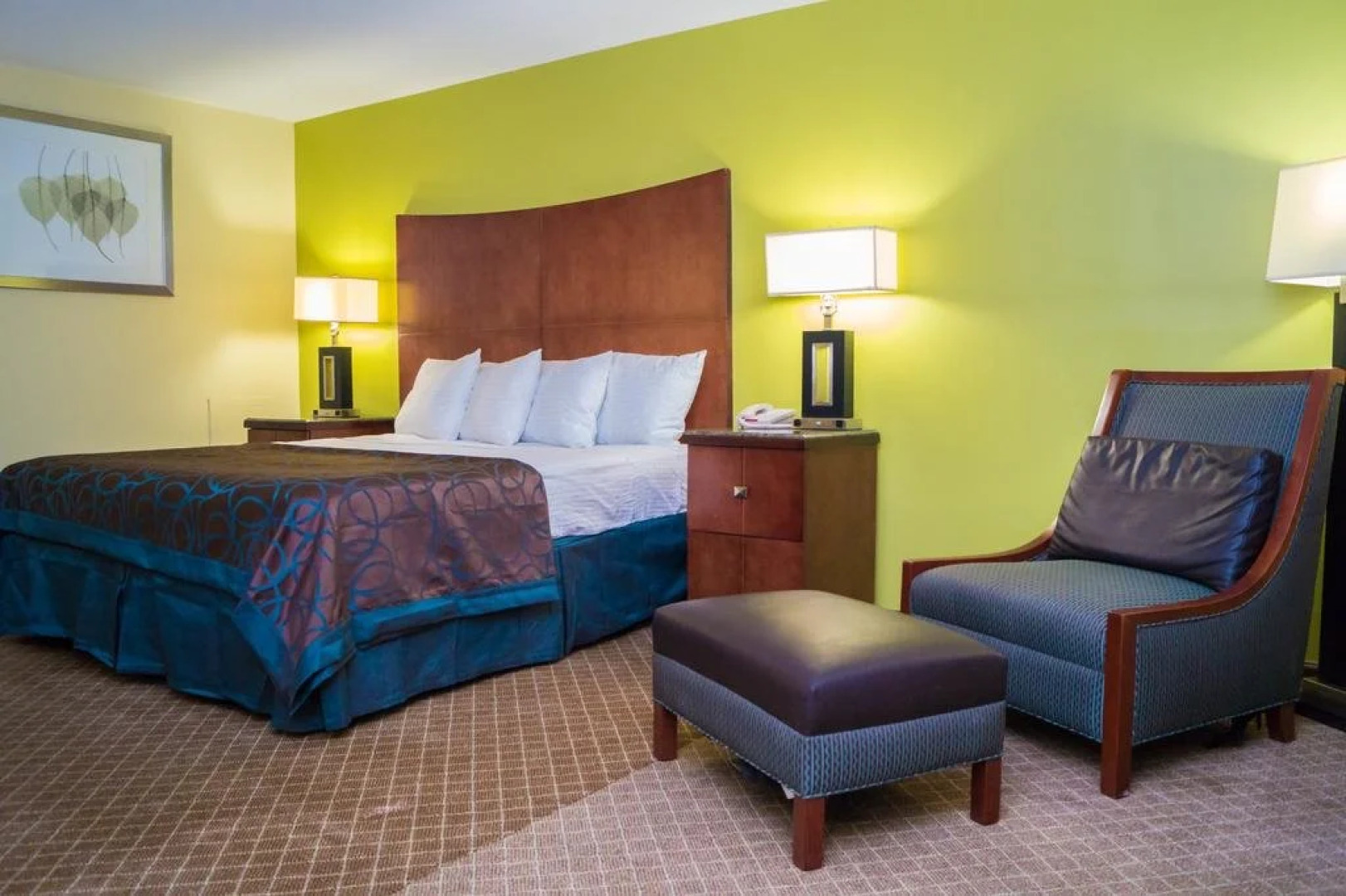 Sullivan Trail Inn & Suites