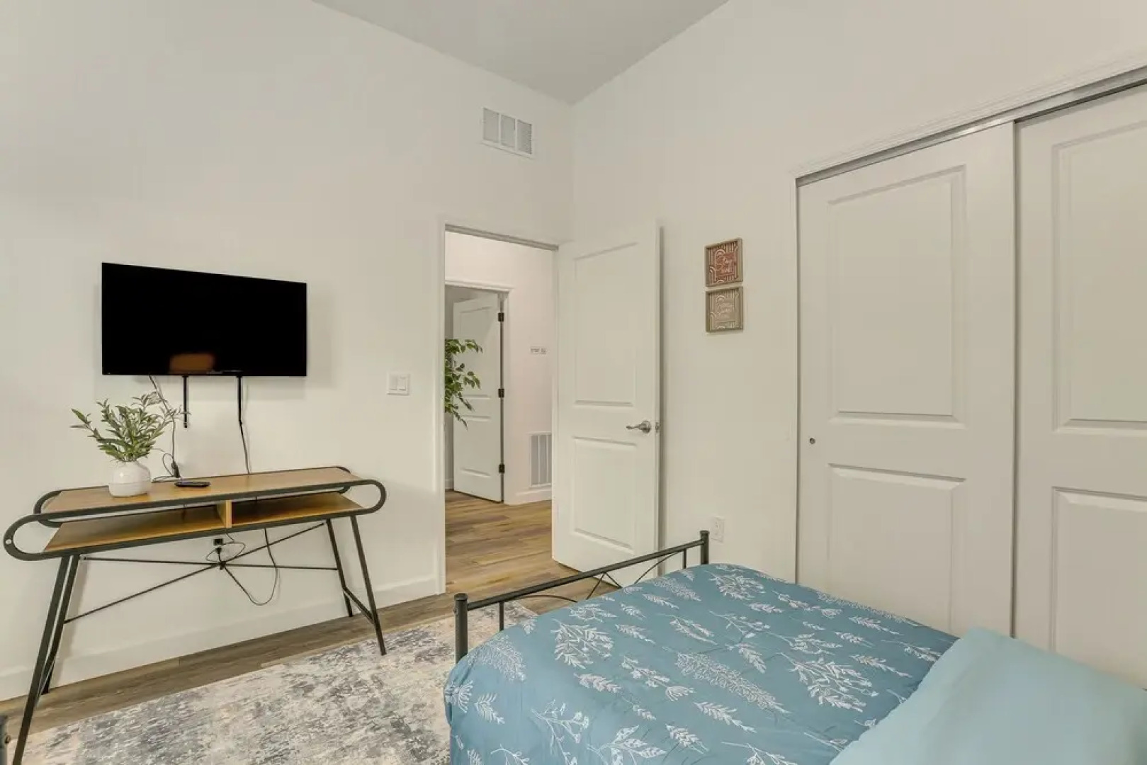 Walkable Downtown Labelle Apt w/ Private Balcony!