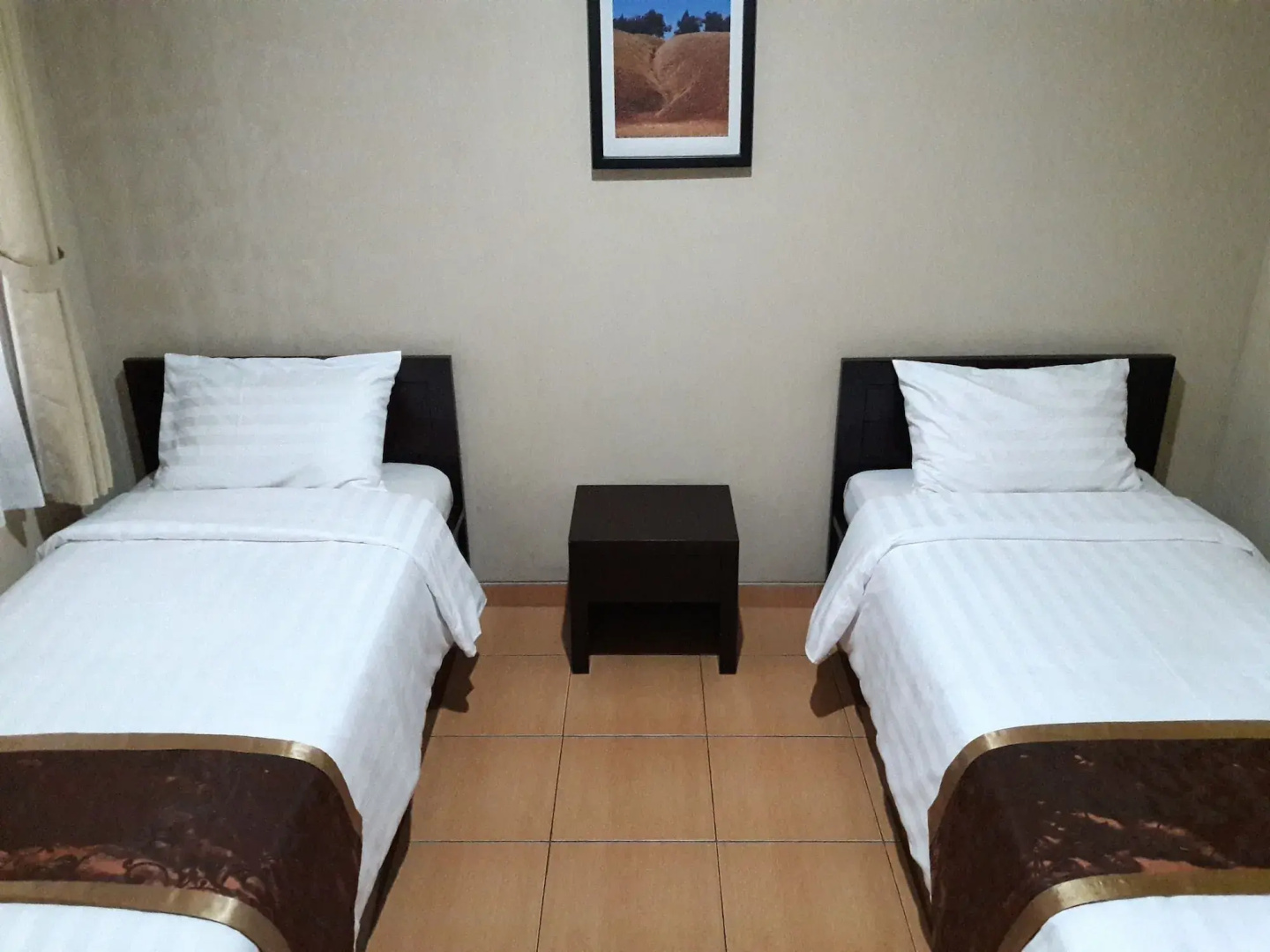 Lemon Hotel
