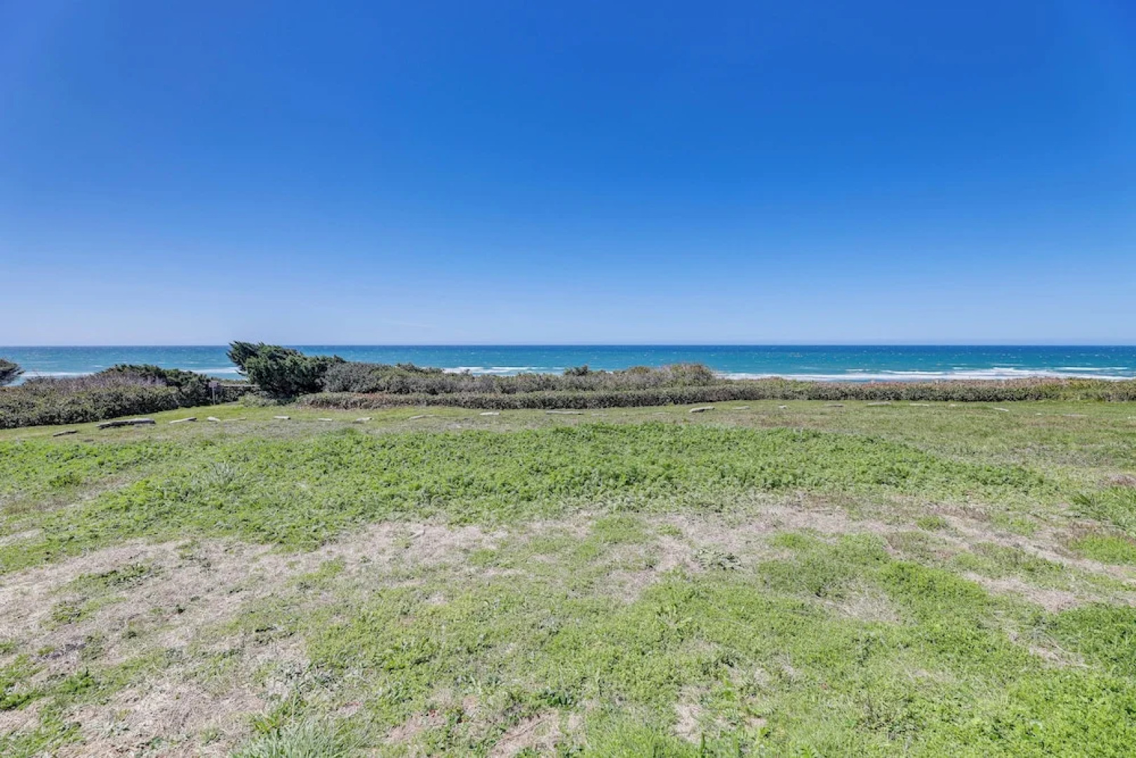 Peaceful Winter Retreat: Oregon Coastline Beach!