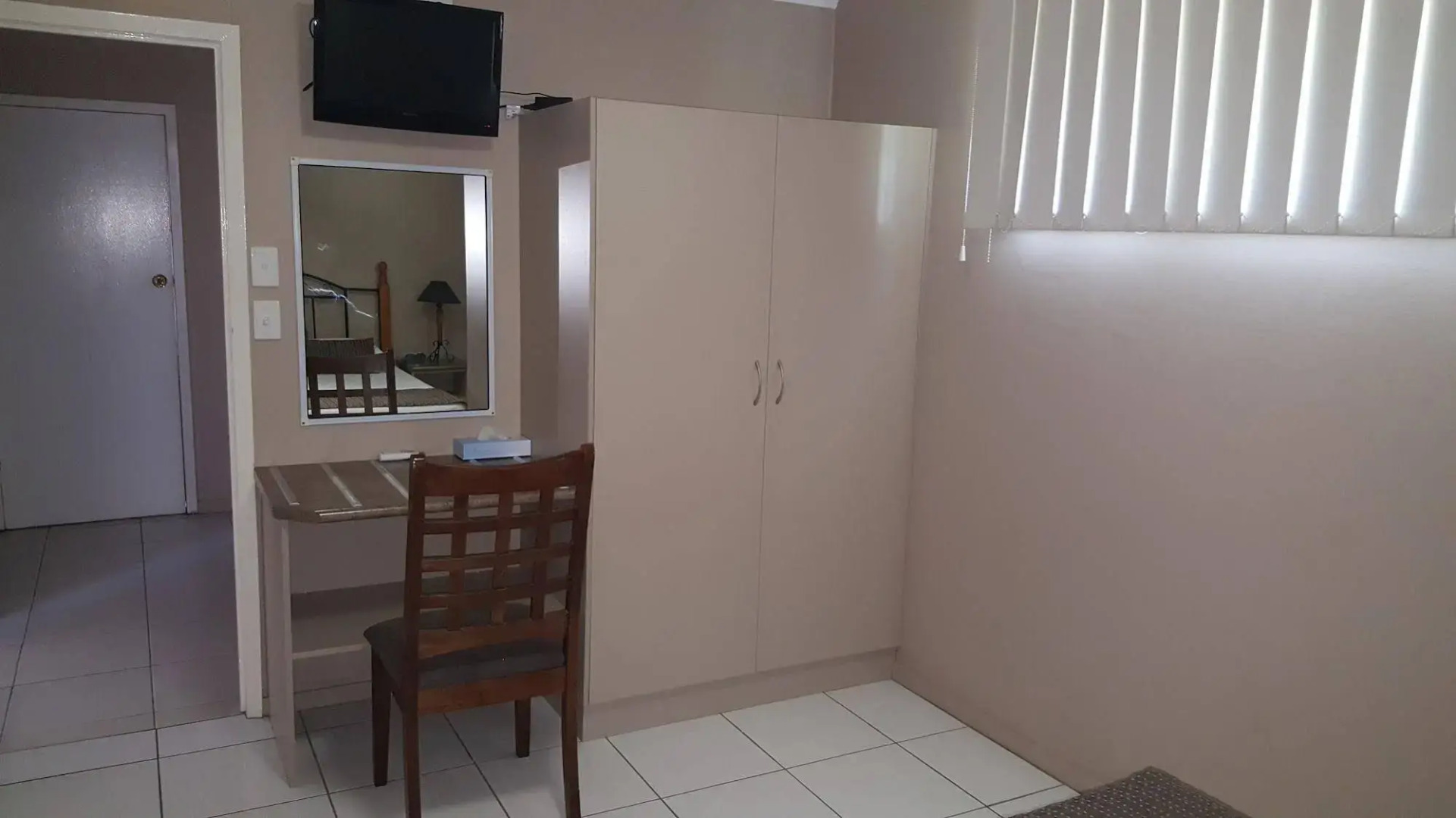 Nightcap at Queens Beach Hotel