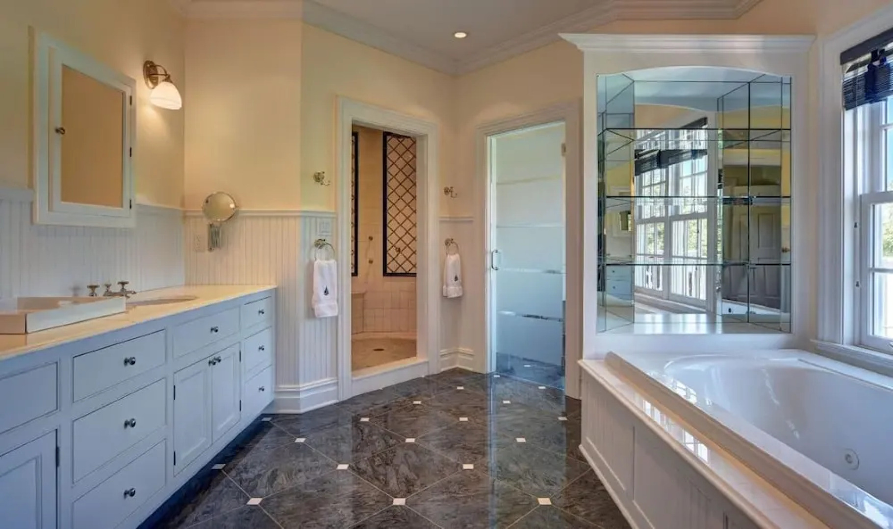 Villa Halsey -beautifully Landscaped 7 Bed