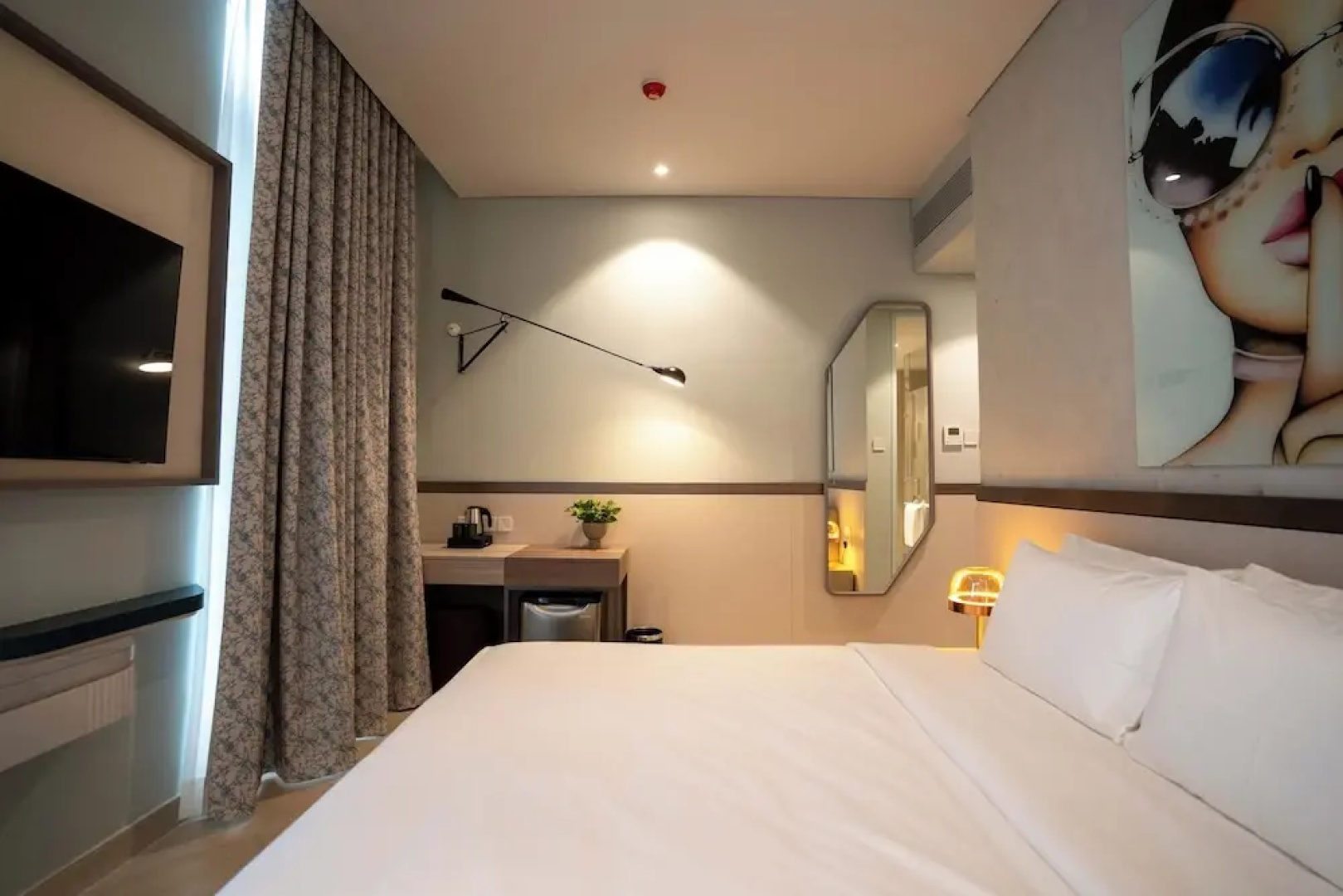 SeSaya Poshtel & Bistro - Colombo's Newest and Finest Poshtel Dorms and Rooms