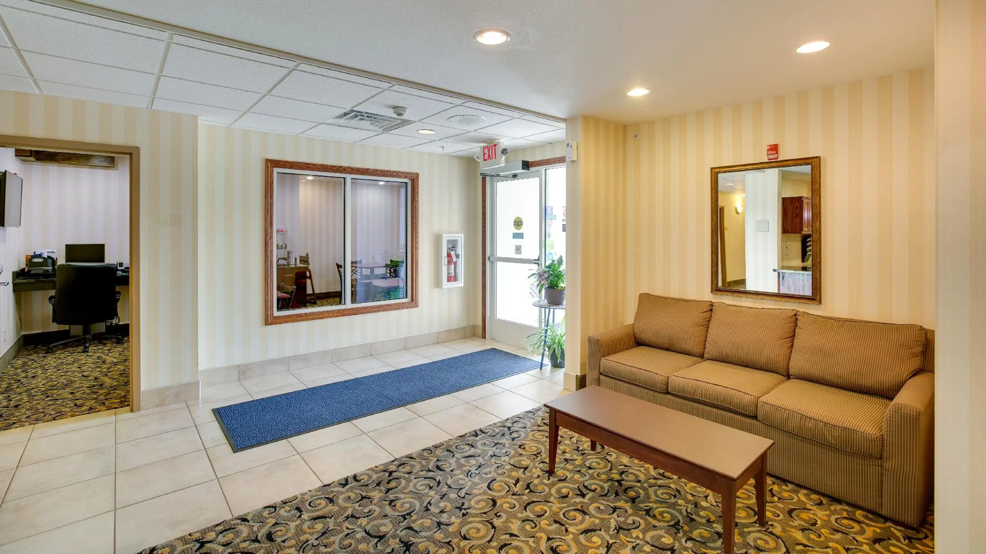 Cobblestone Inn & Suites - Clintonville