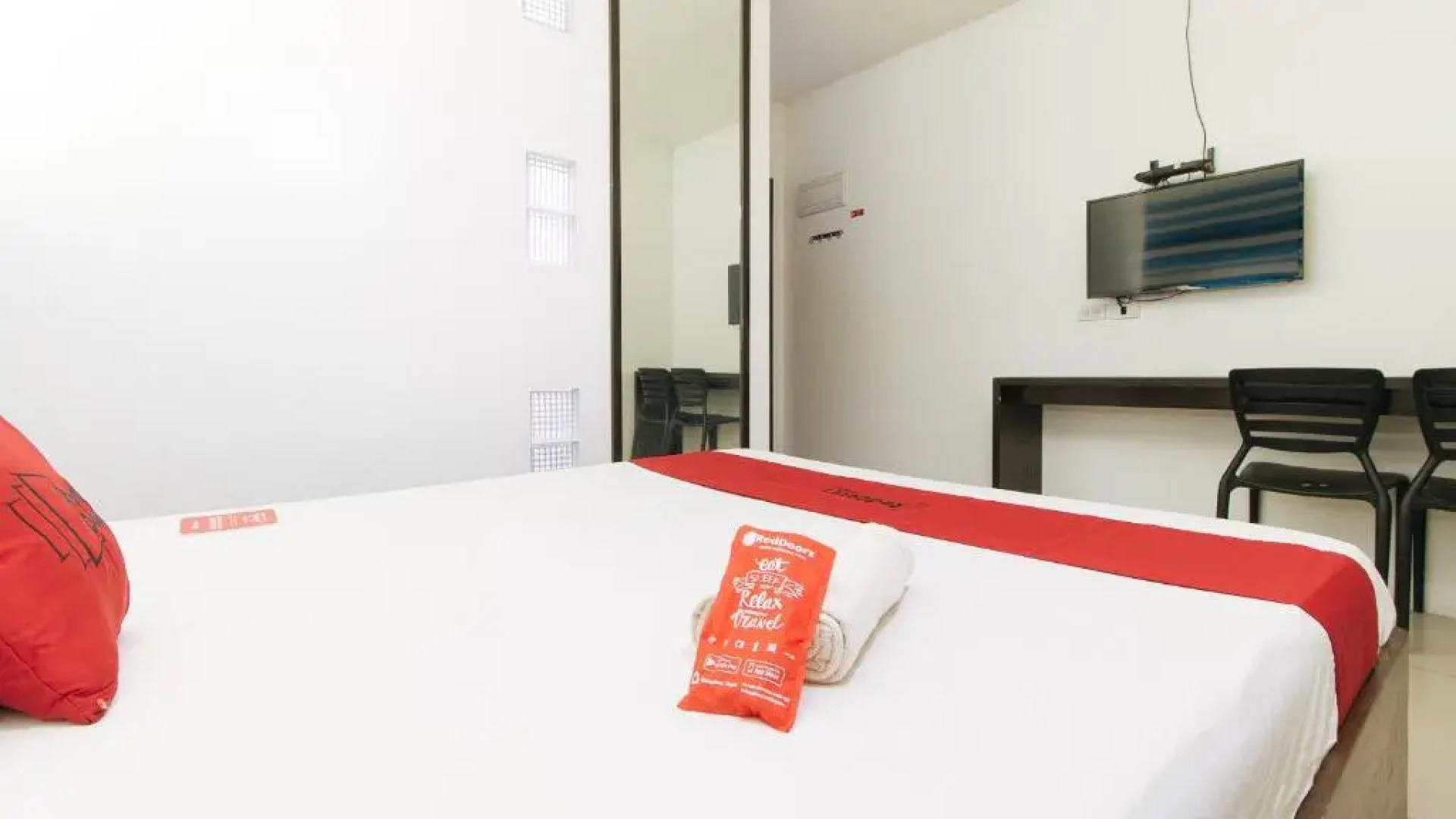 RedDoorz @ EL Highway Hotel Bulacan