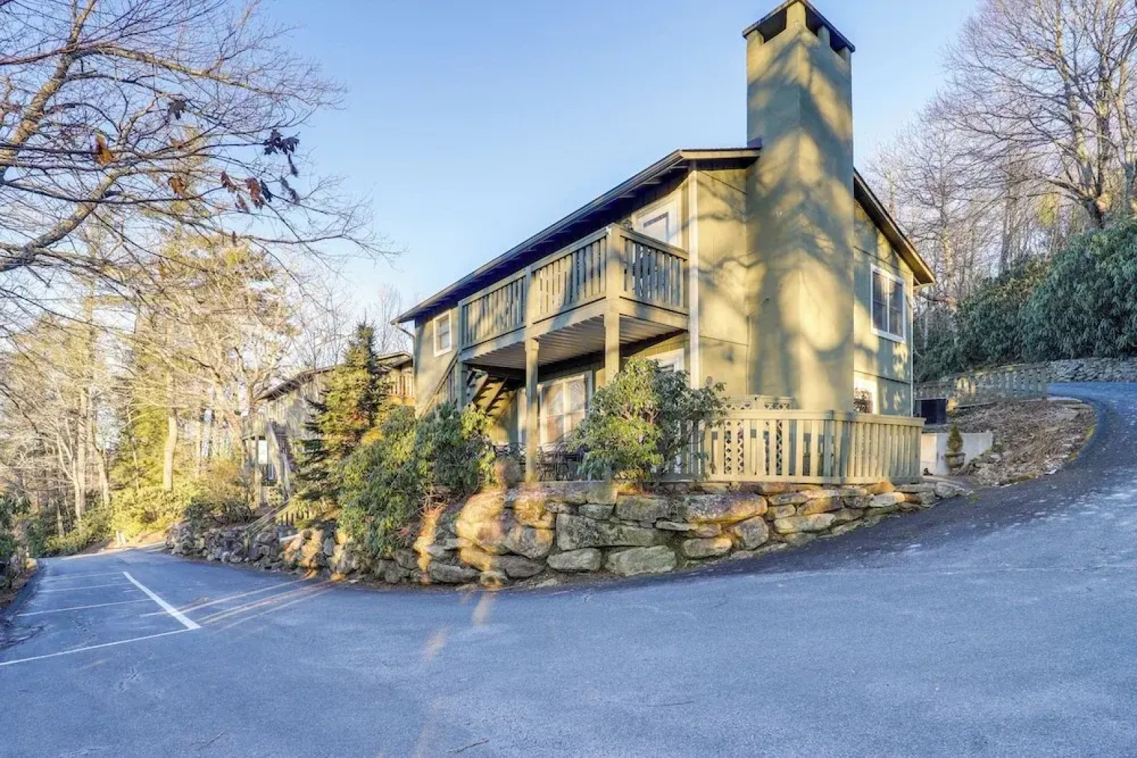 Steps to Dtwn & Fabulous Restaurants: Chic Condo