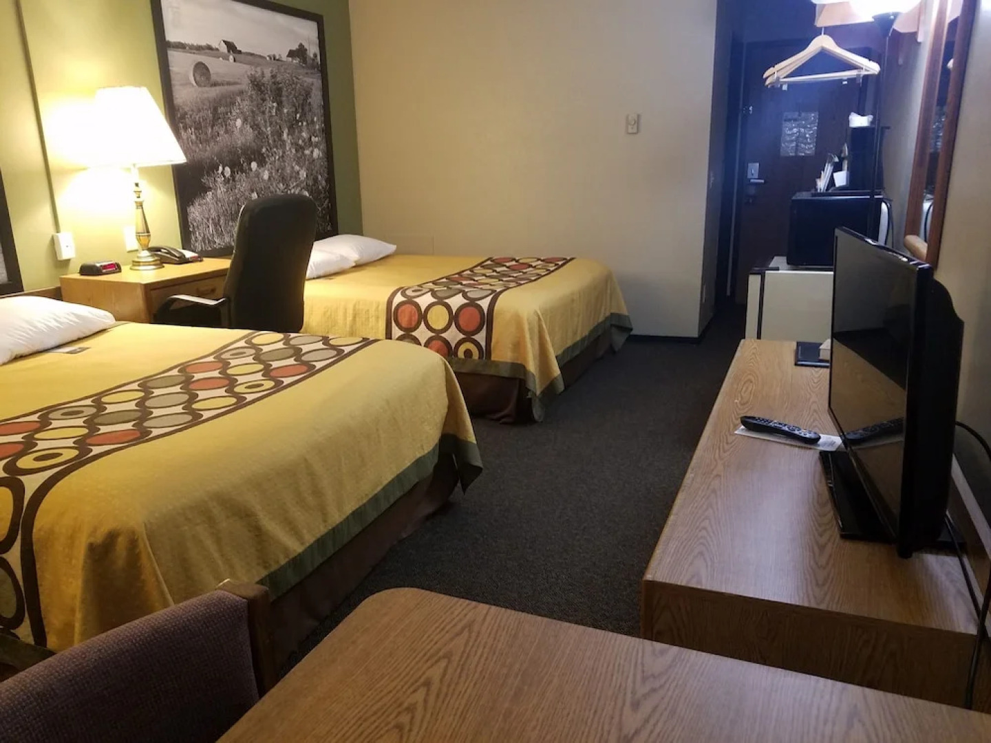 Super 8 By Wyndham Milbank