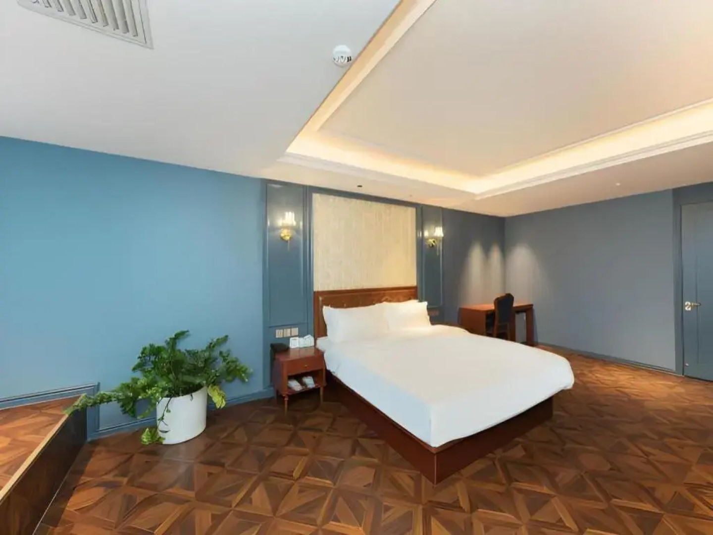 Yiting Zhenshe Hotel (Beijing Qianmen Pedestrian Street)