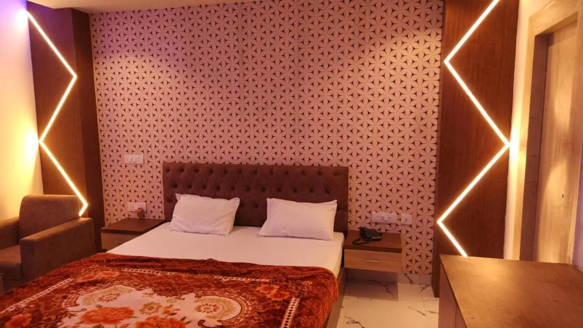 Rbs Hotel & Restaurant