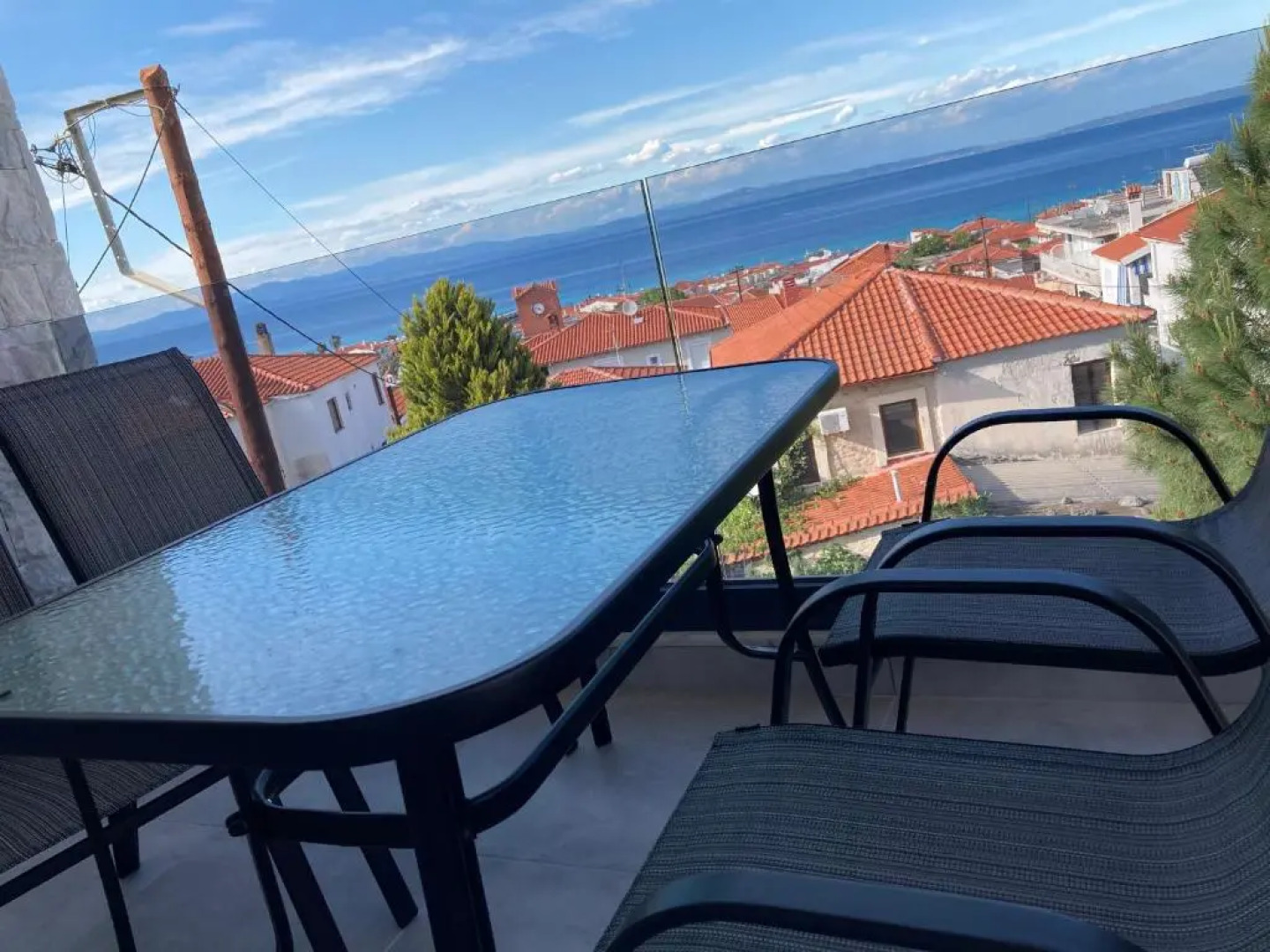 Luka 1 Aparts Polichrono