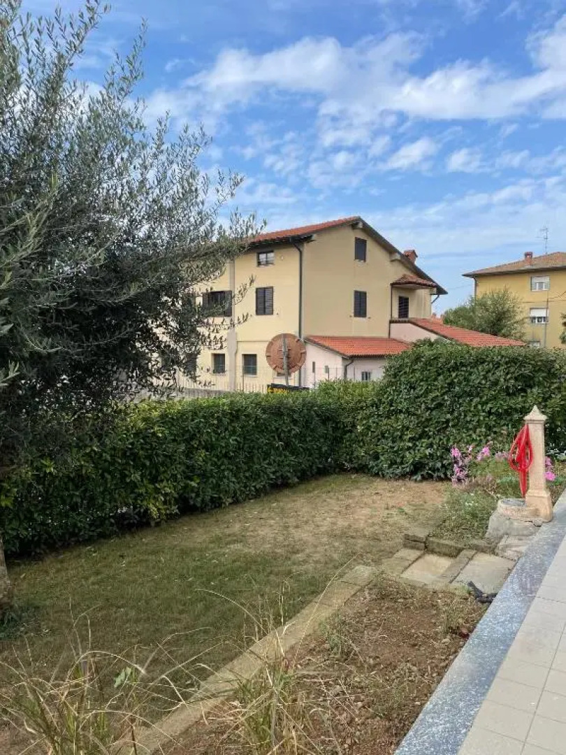 Apartment with Garden