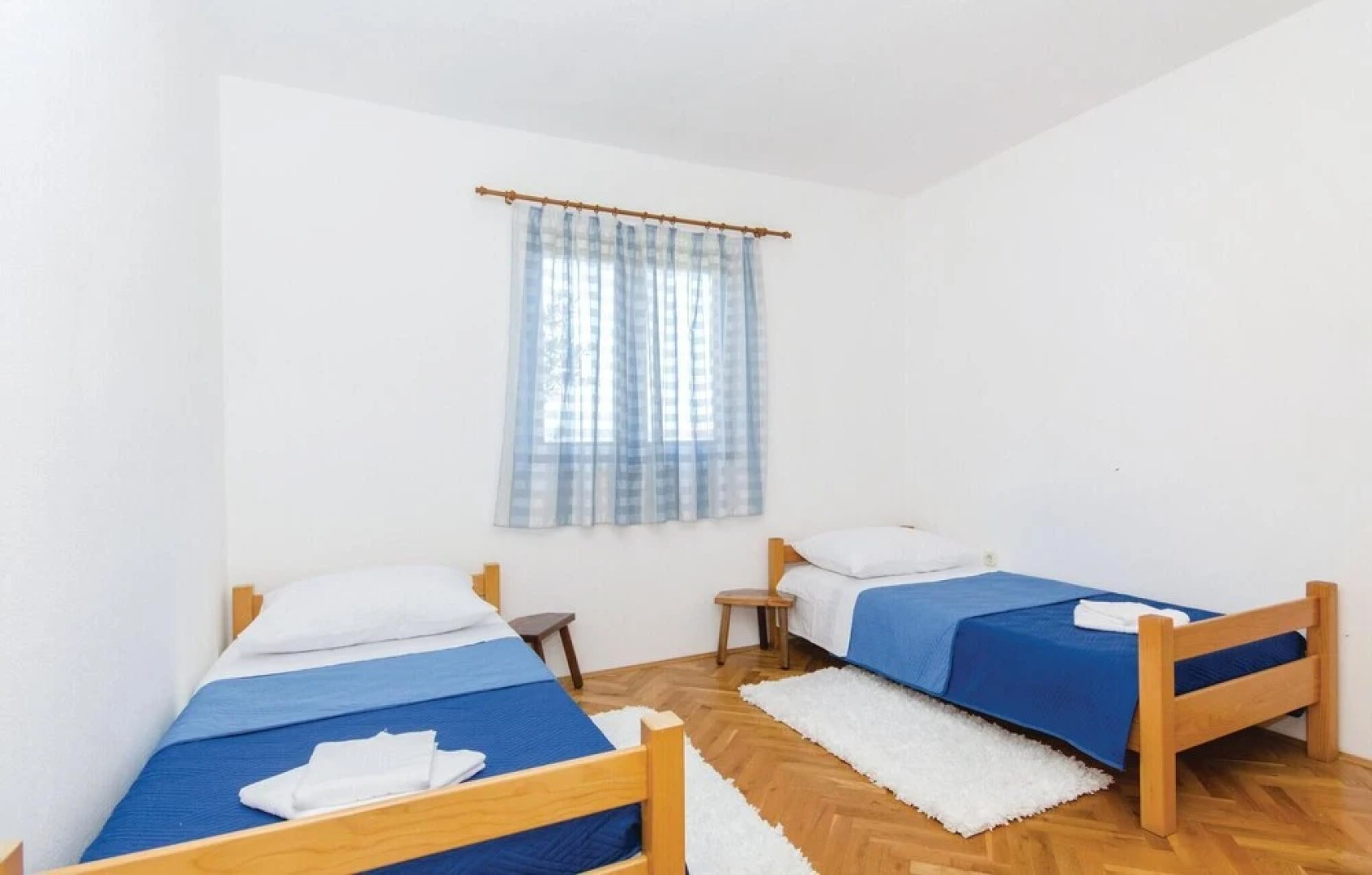 Awesome Home in Solin with WiFi, 8 Bedrooms & Hot Tub