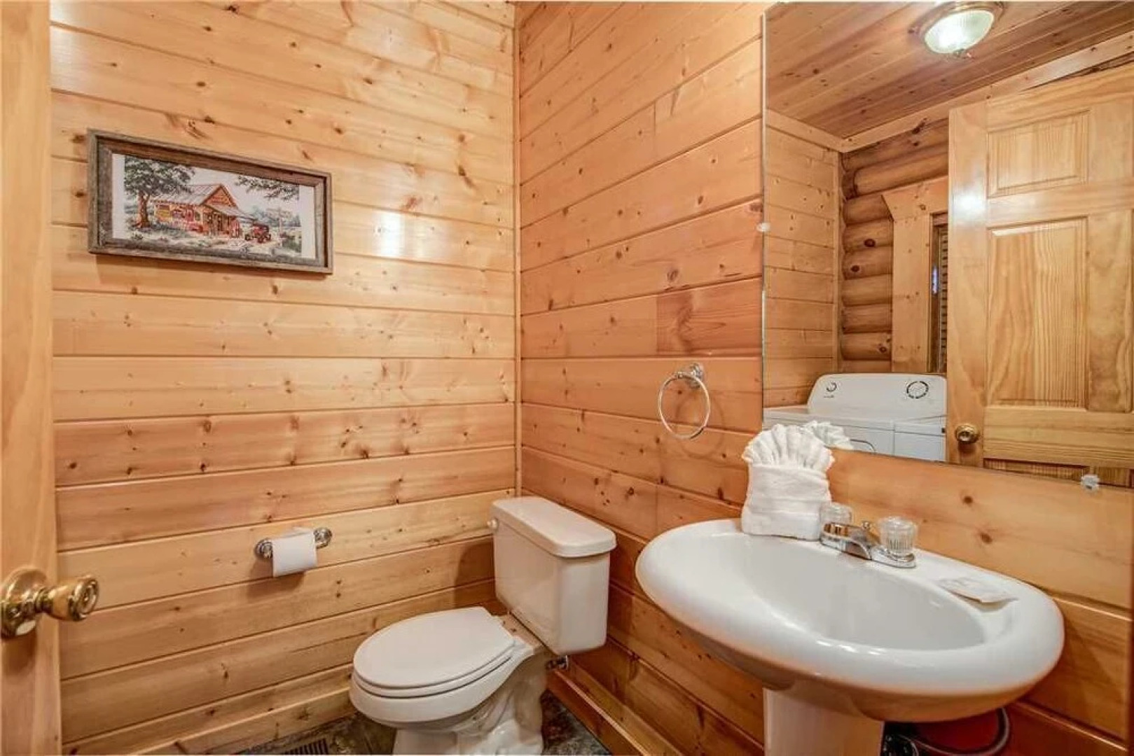 Dreamscapes 5 Bedroom Mountain View Home with Hot Tub