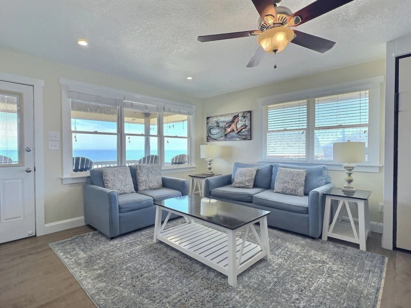 Lighthouse View Oceanfront Lodging