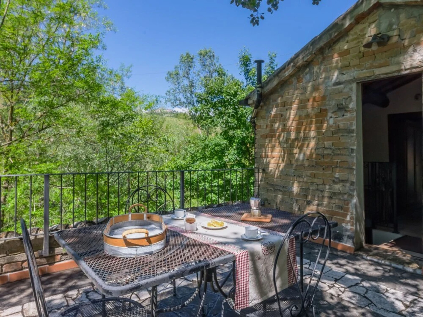 Rustic Home in Santa Vittoria in Matenano FM With Garden