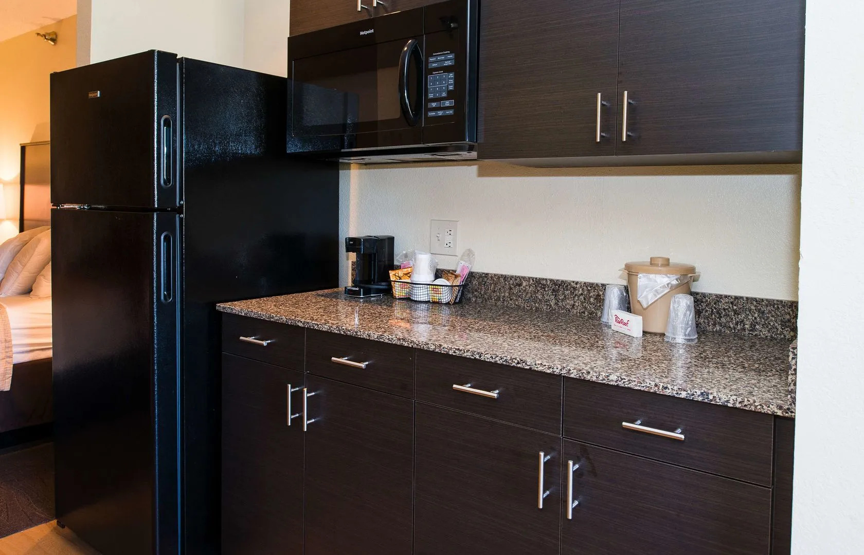 Red Roof Inn & Suites Omaha - Council Bluffs