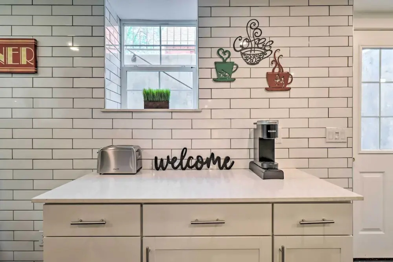 1 Mi to Riverwalk: Downtown Reno Studio w/ Patio!