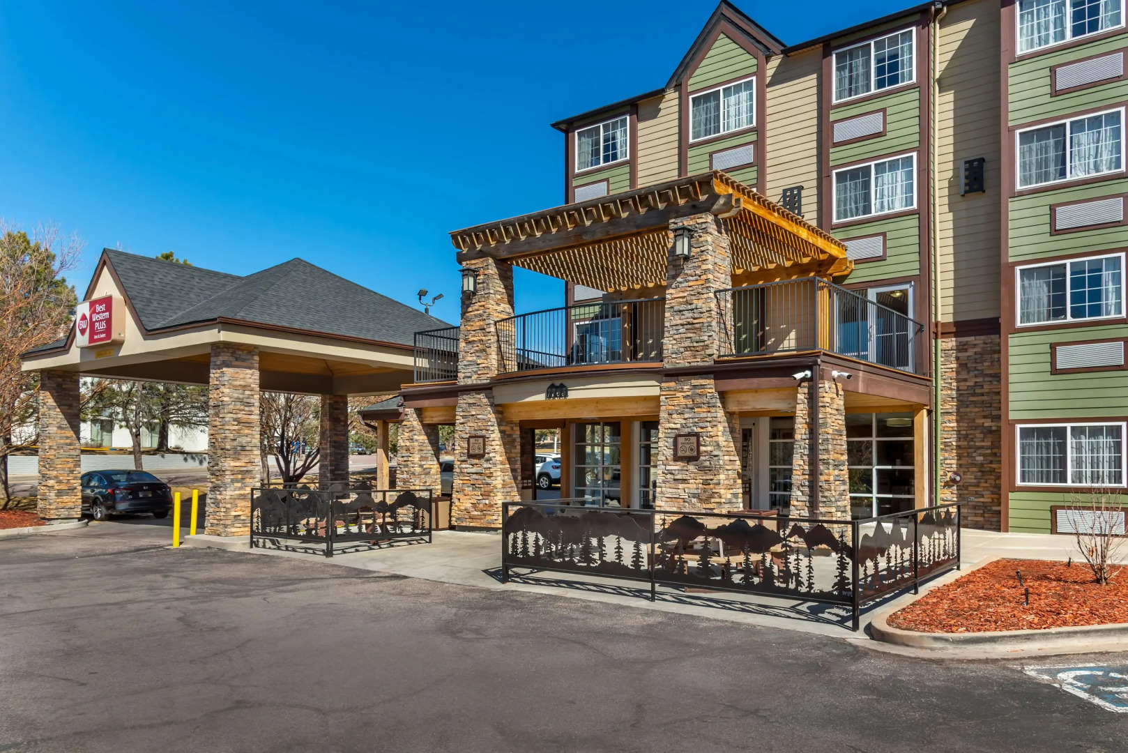 Best Western Plus Peak Vista Inn & Suites