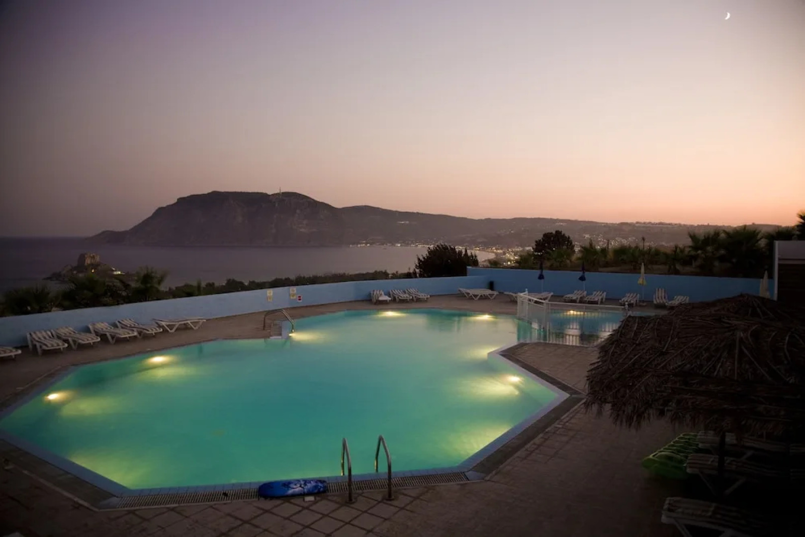 Hotel Pantheon, Kefalos