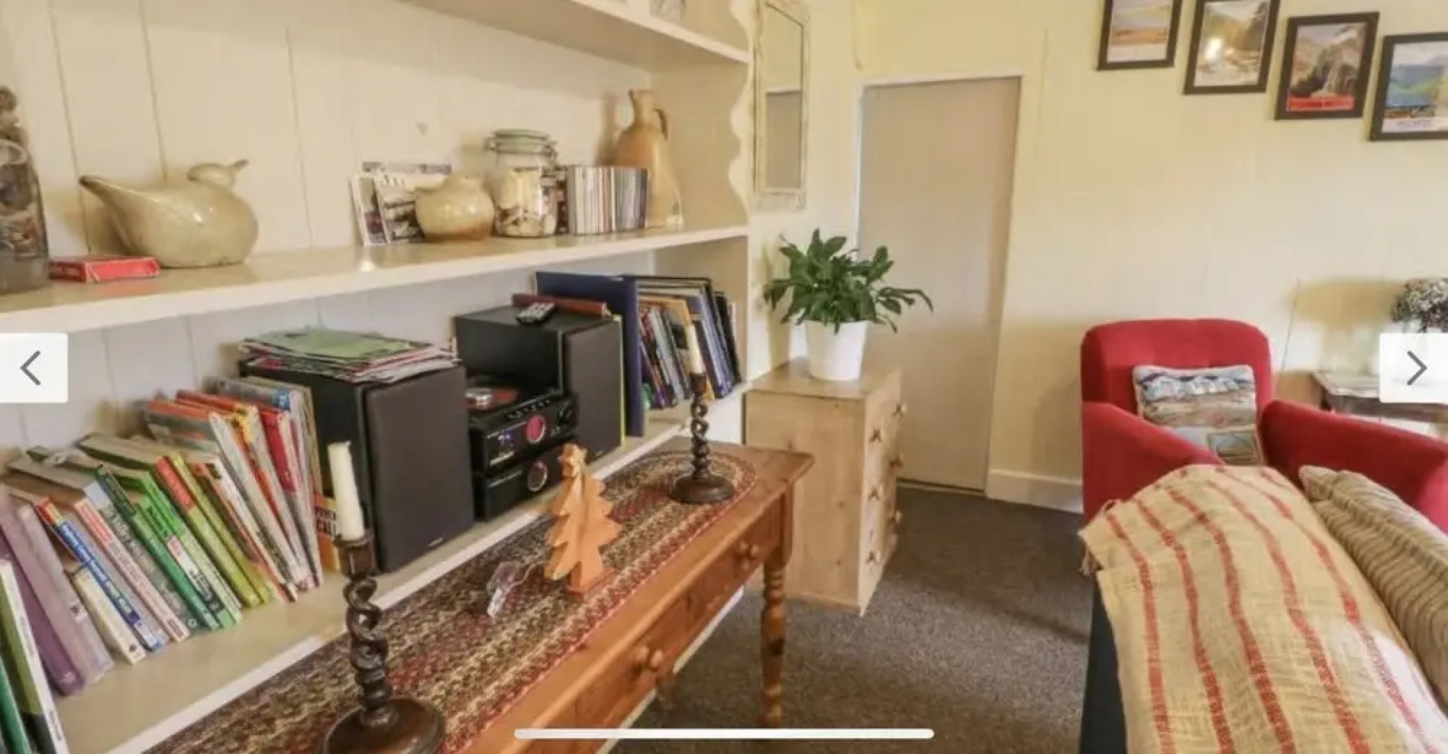 2 Bed Cottage Sleeps 4 - Pets Ok - Private Garden