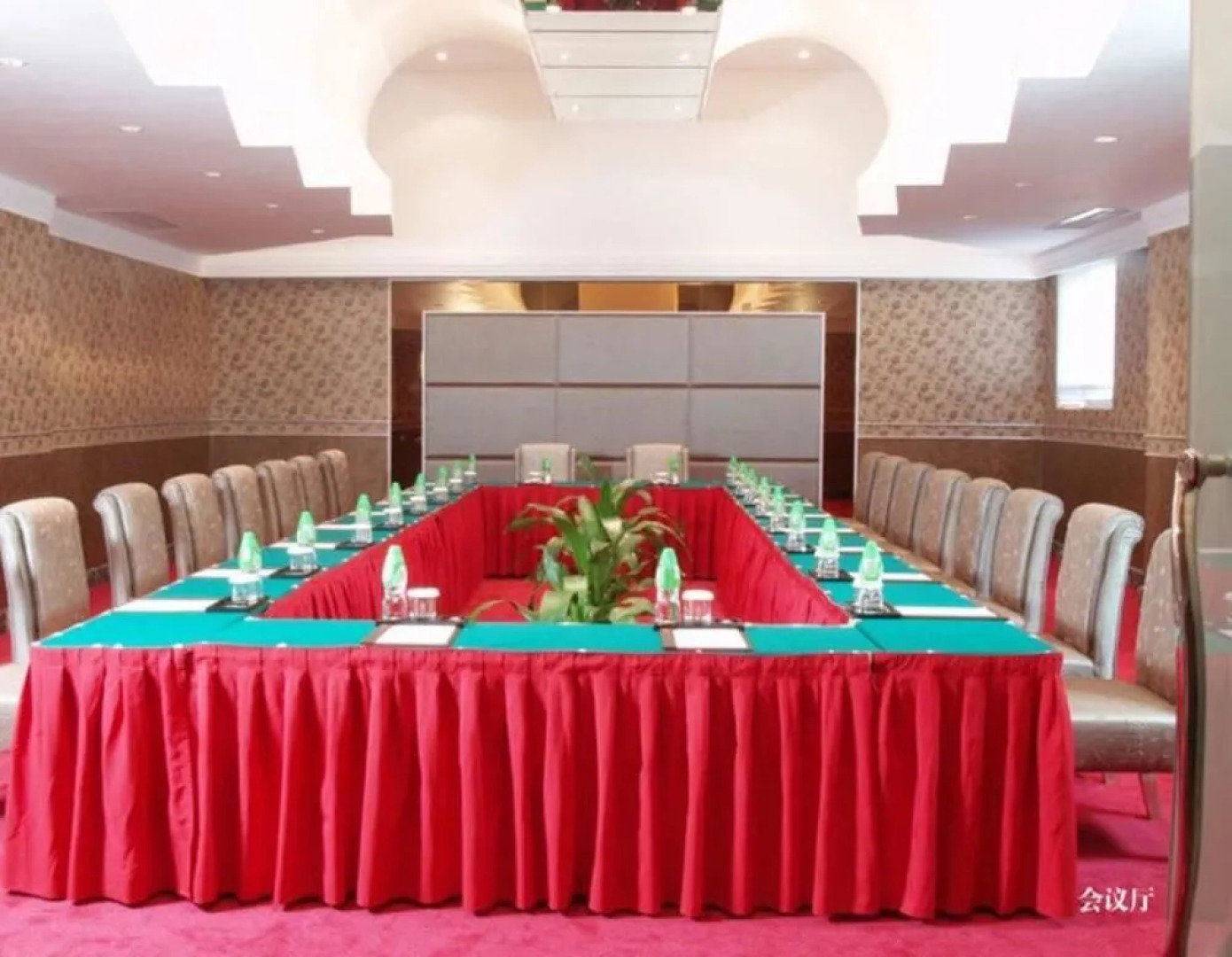 Dongguan California Hotel