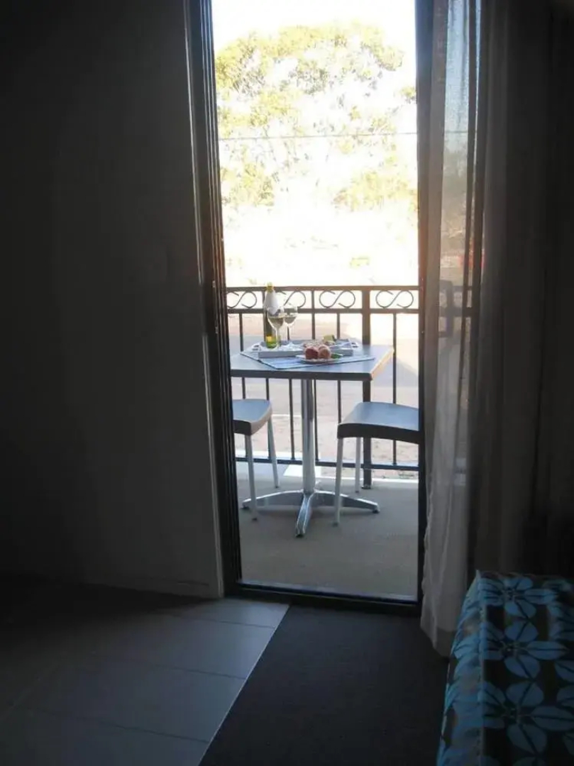 Royal Motel Miles, 4 Star, Free Wifi