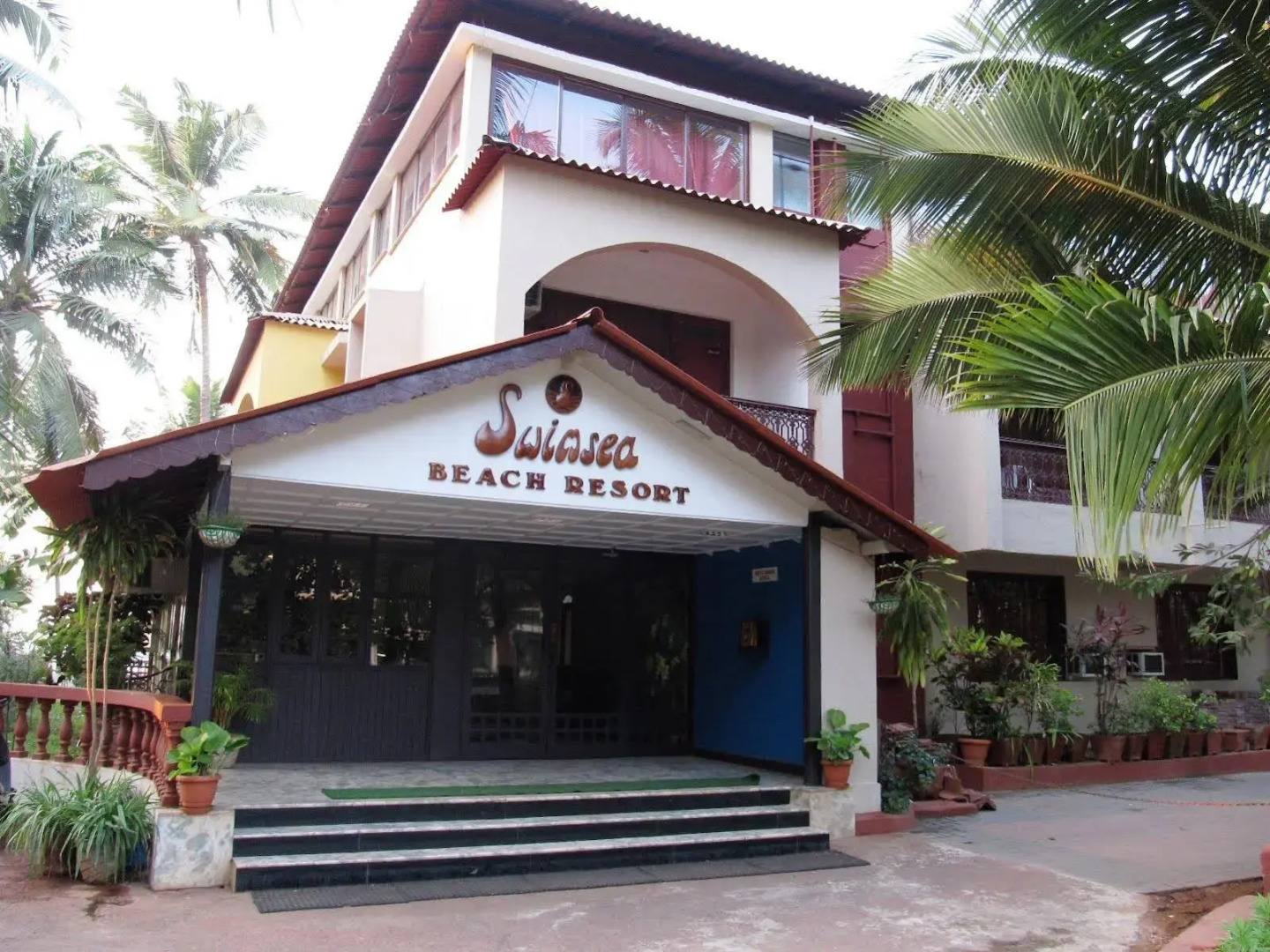 Swim Sea Beach Resort