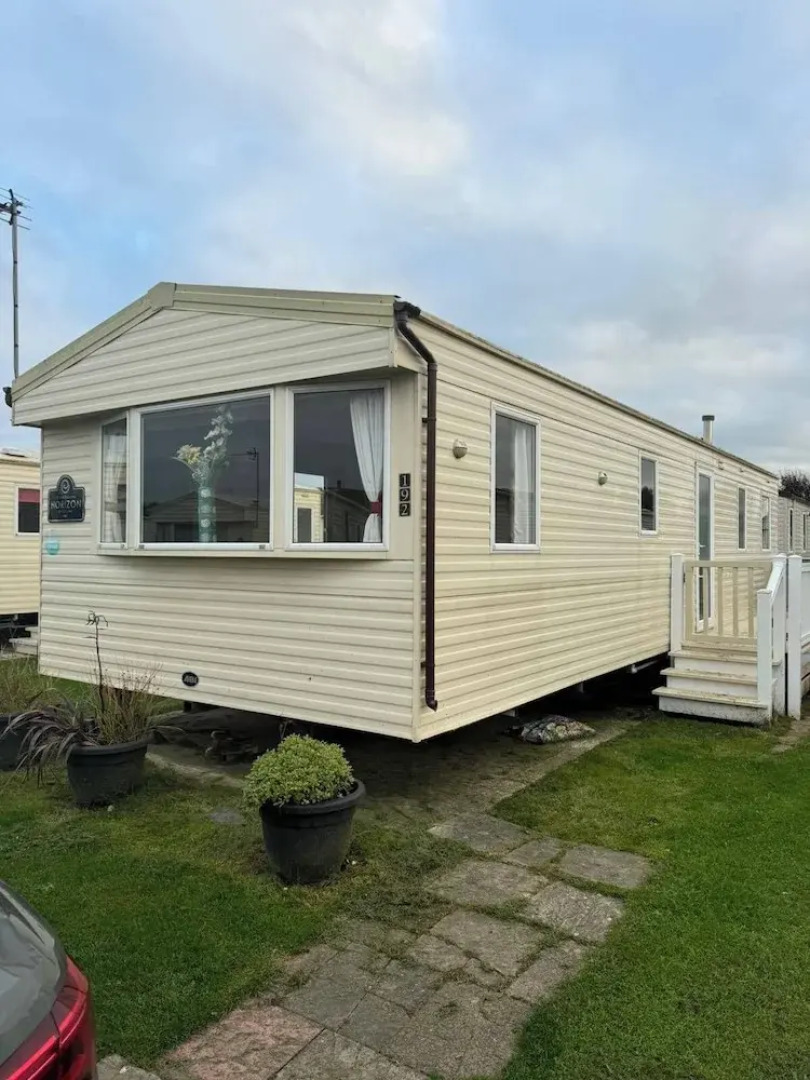 3 bed With Balcony on Lido Beach