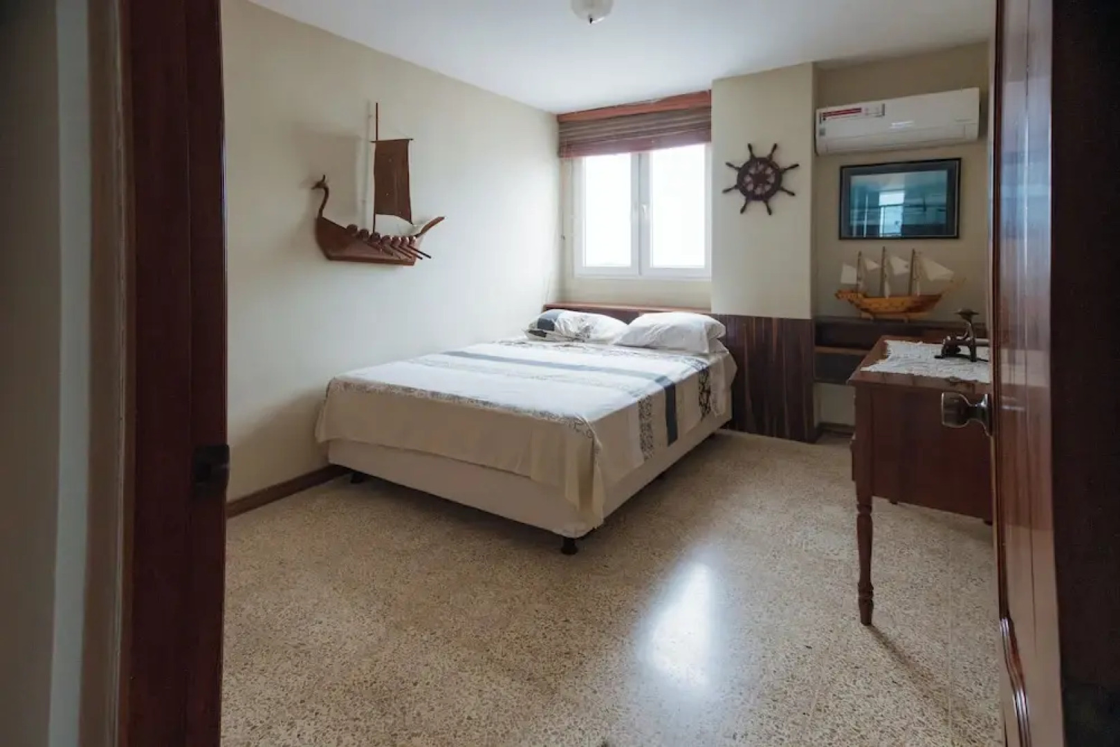 Apartment - Sleeps & Free Parking